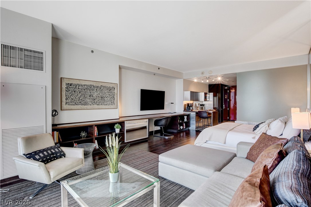 4381 West Flamingo Road 2920