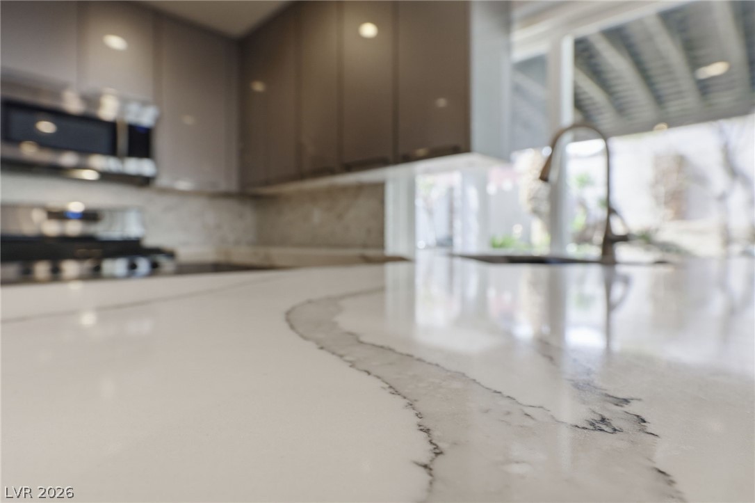 21 Woodcarver Street