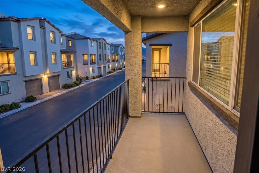 6940 Skyline Blue Street