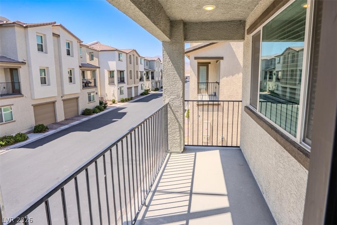 6940 Skyline Blue Street