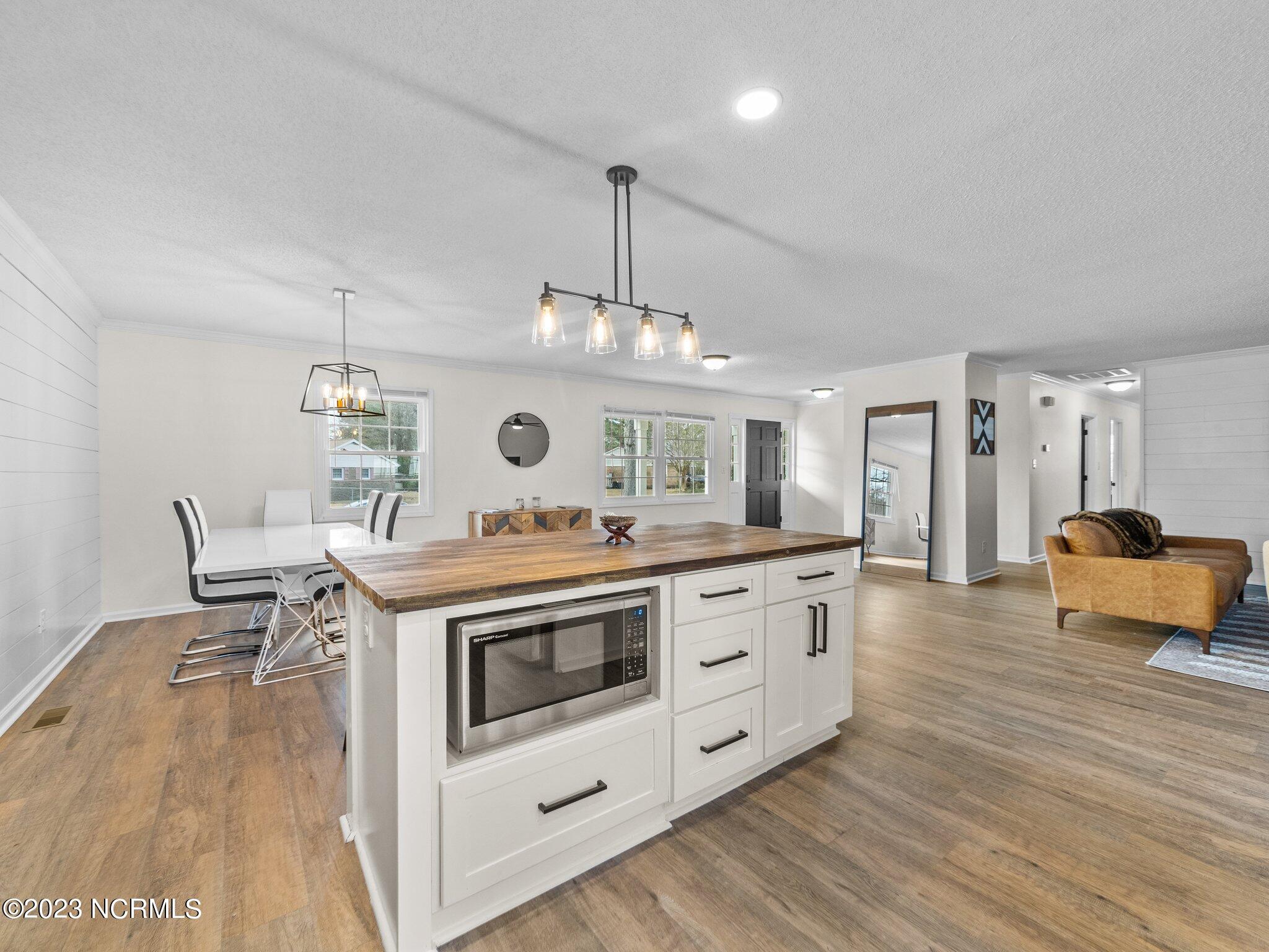 301 King Richard Court