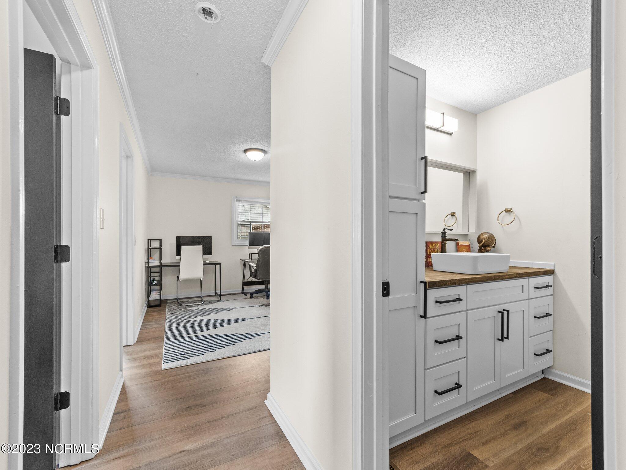 301 King Richard Court