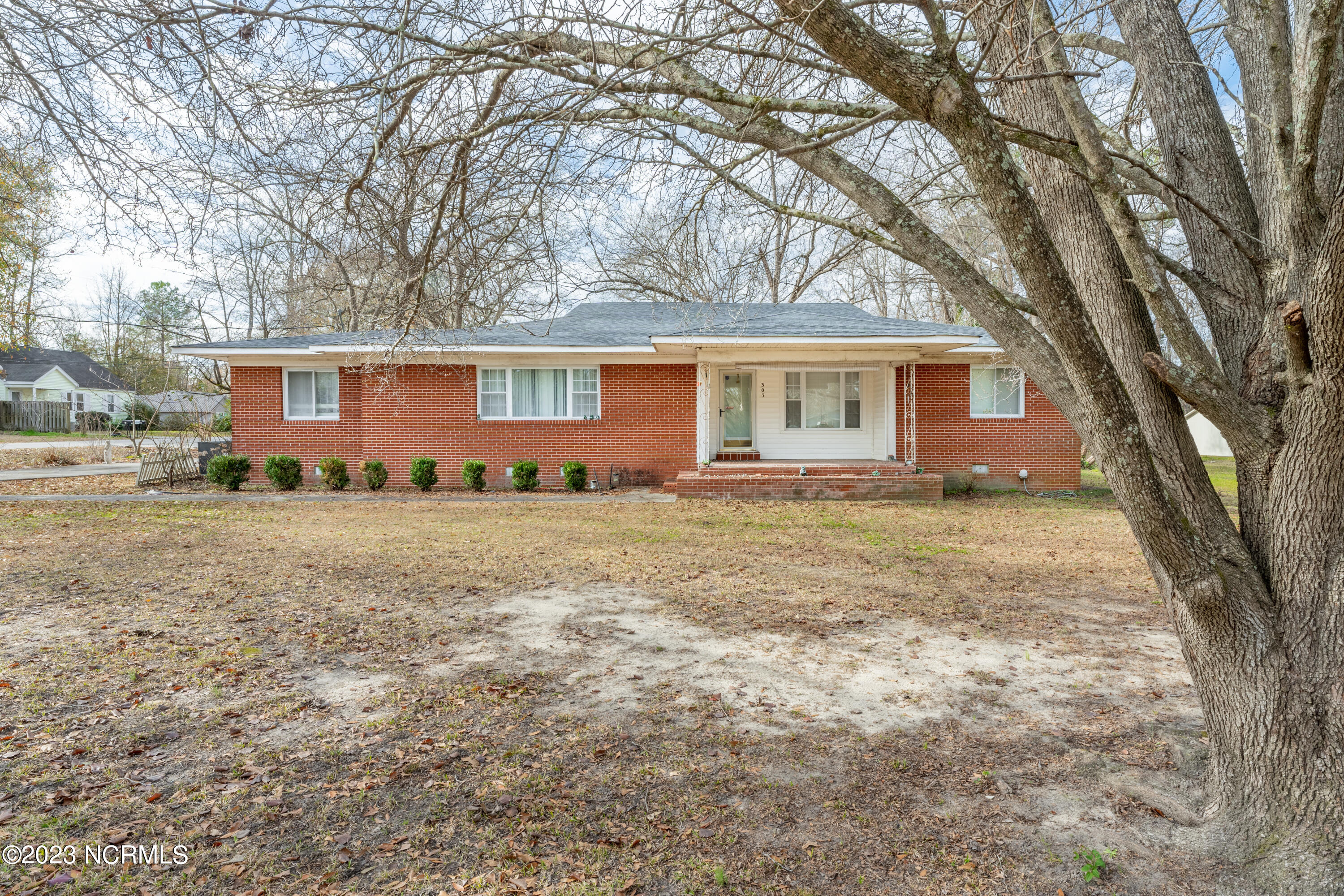 303 N Cowan Street