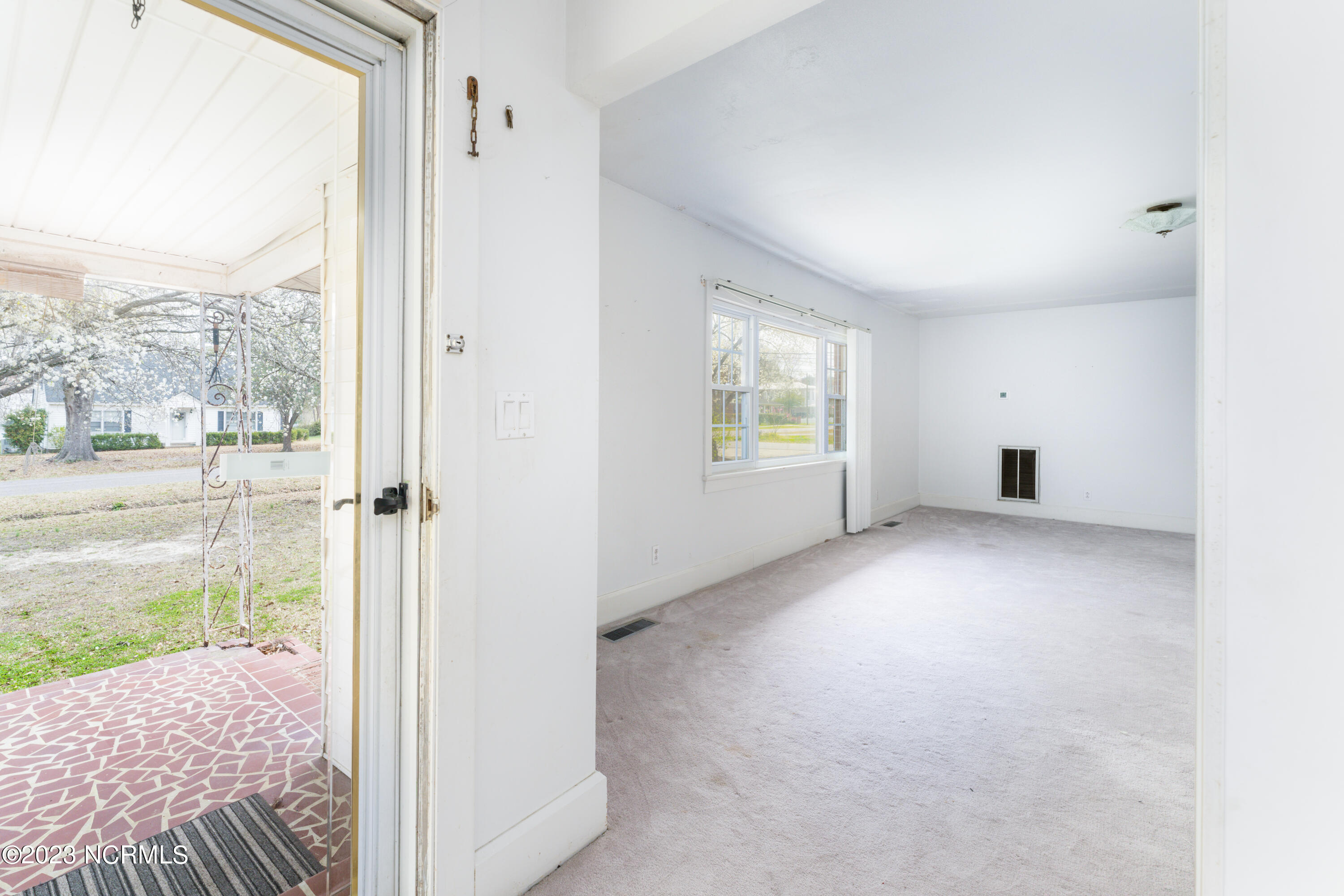 303 N Cowan Street