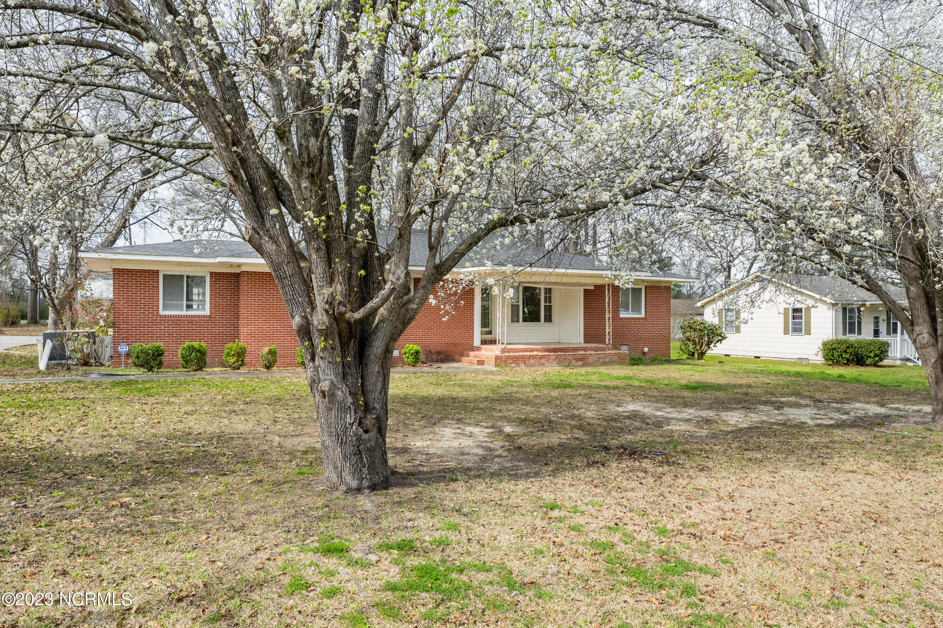 303 N Cowan Street