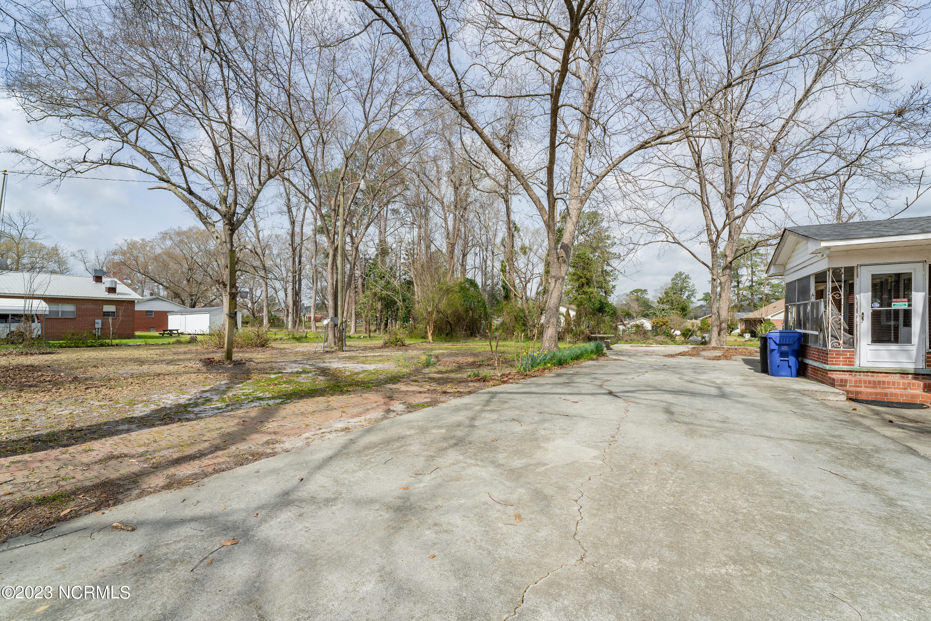 303 N Cowan Street