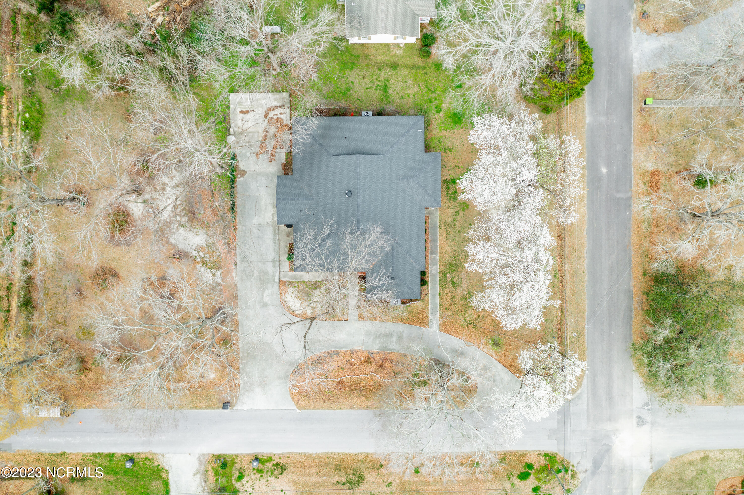 303 N Cowan Street