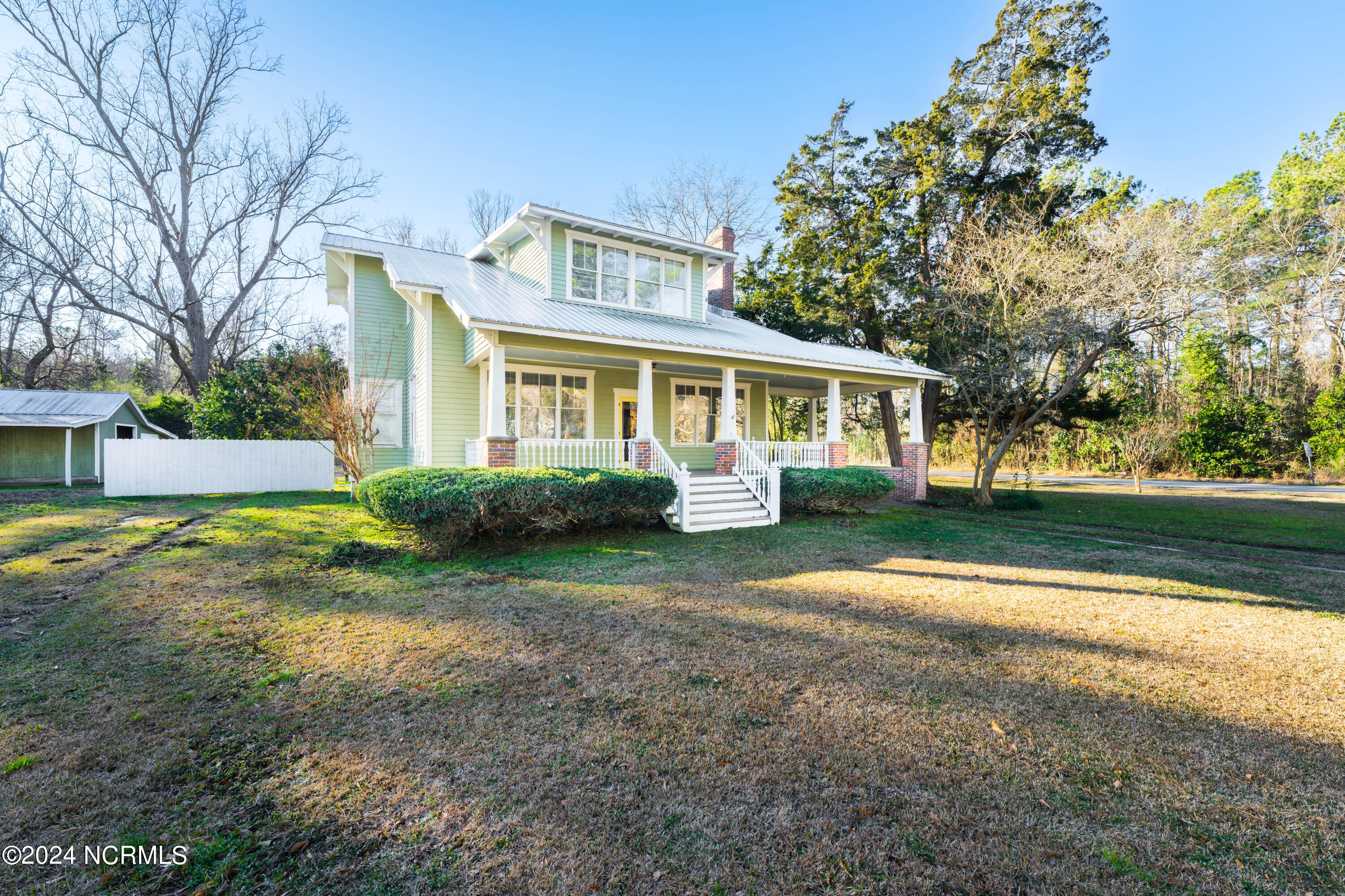 405 Carr Avenue