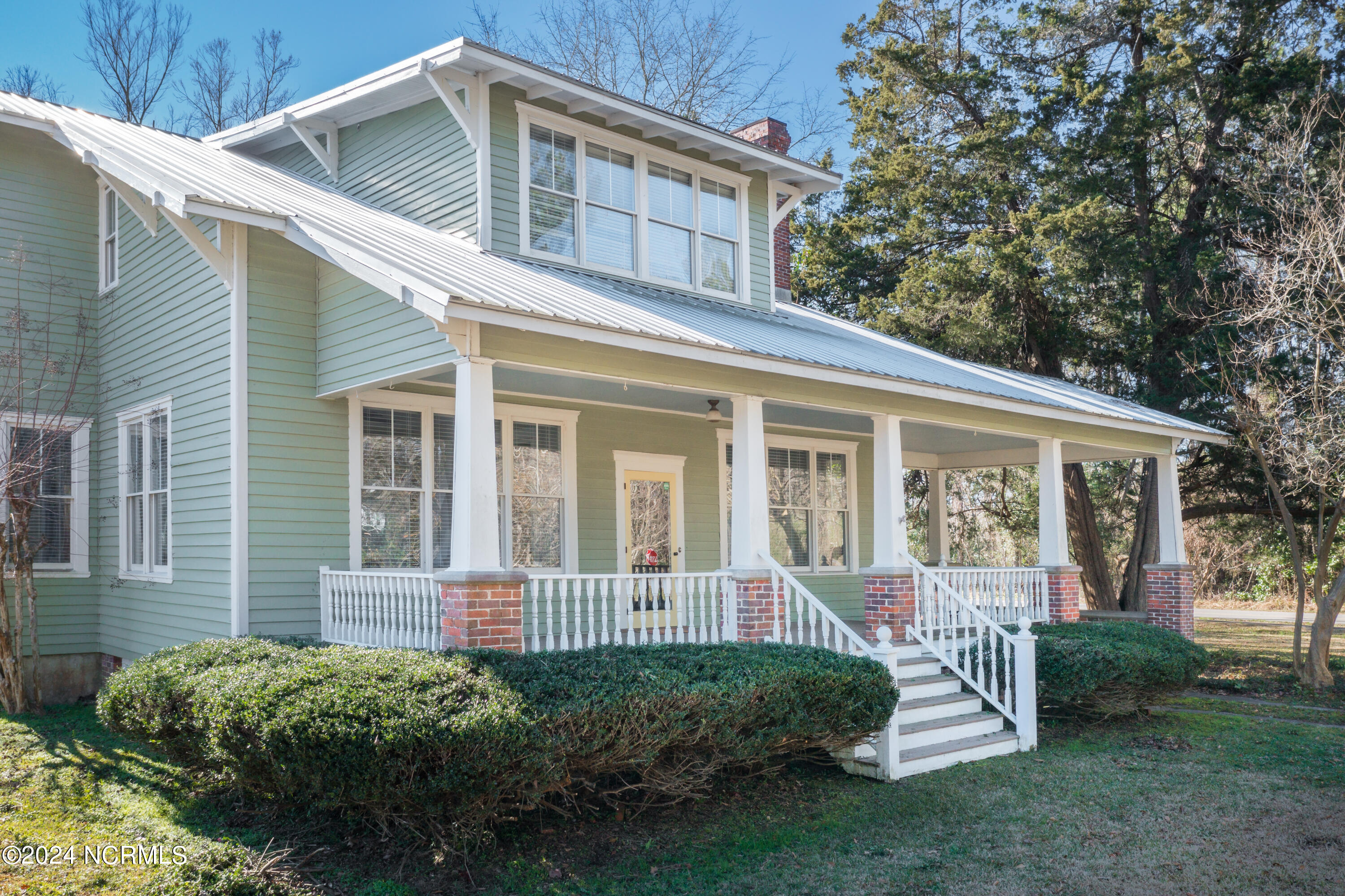 405 Carr Avenue
