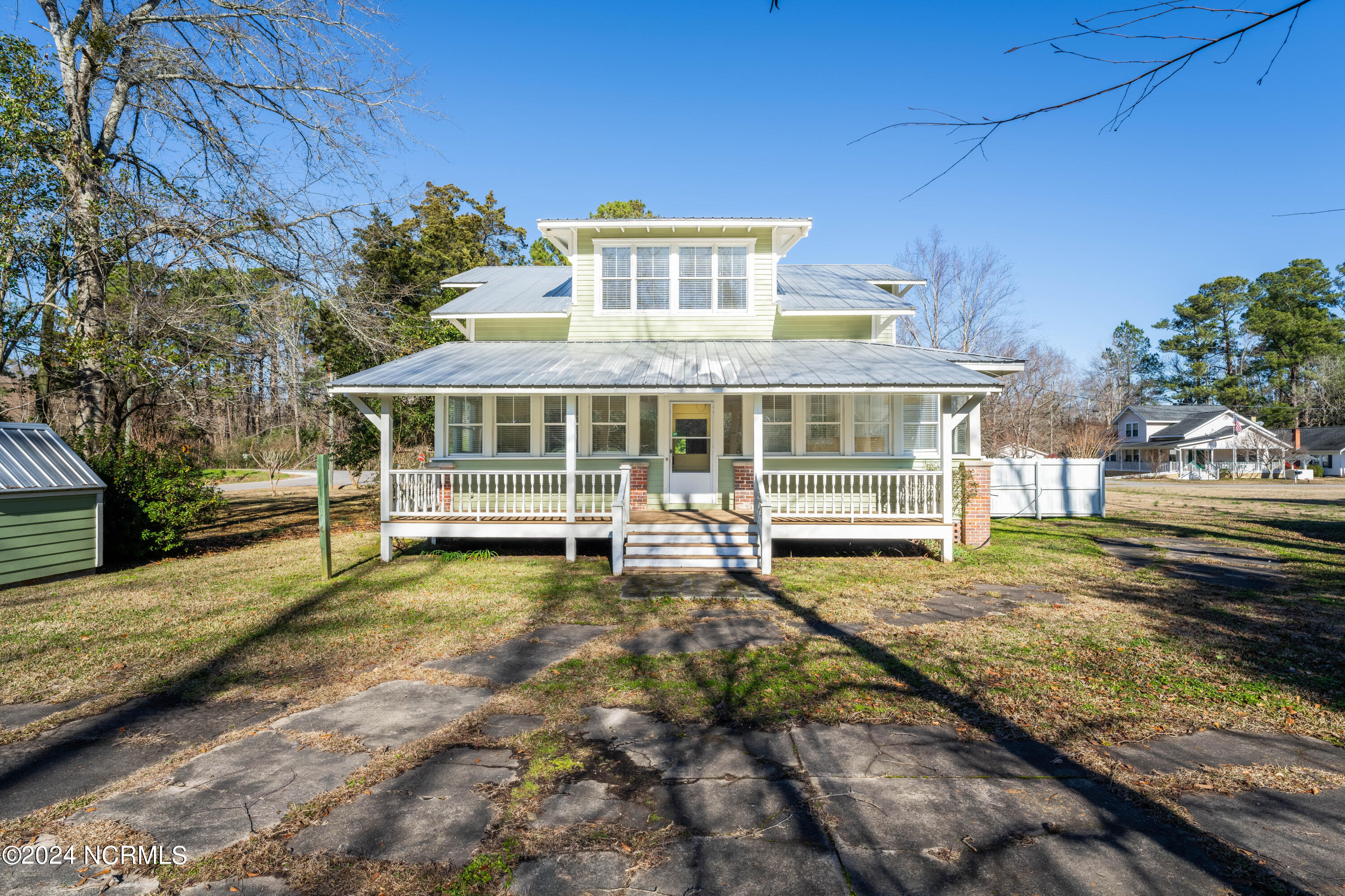 405 Carr Avenue