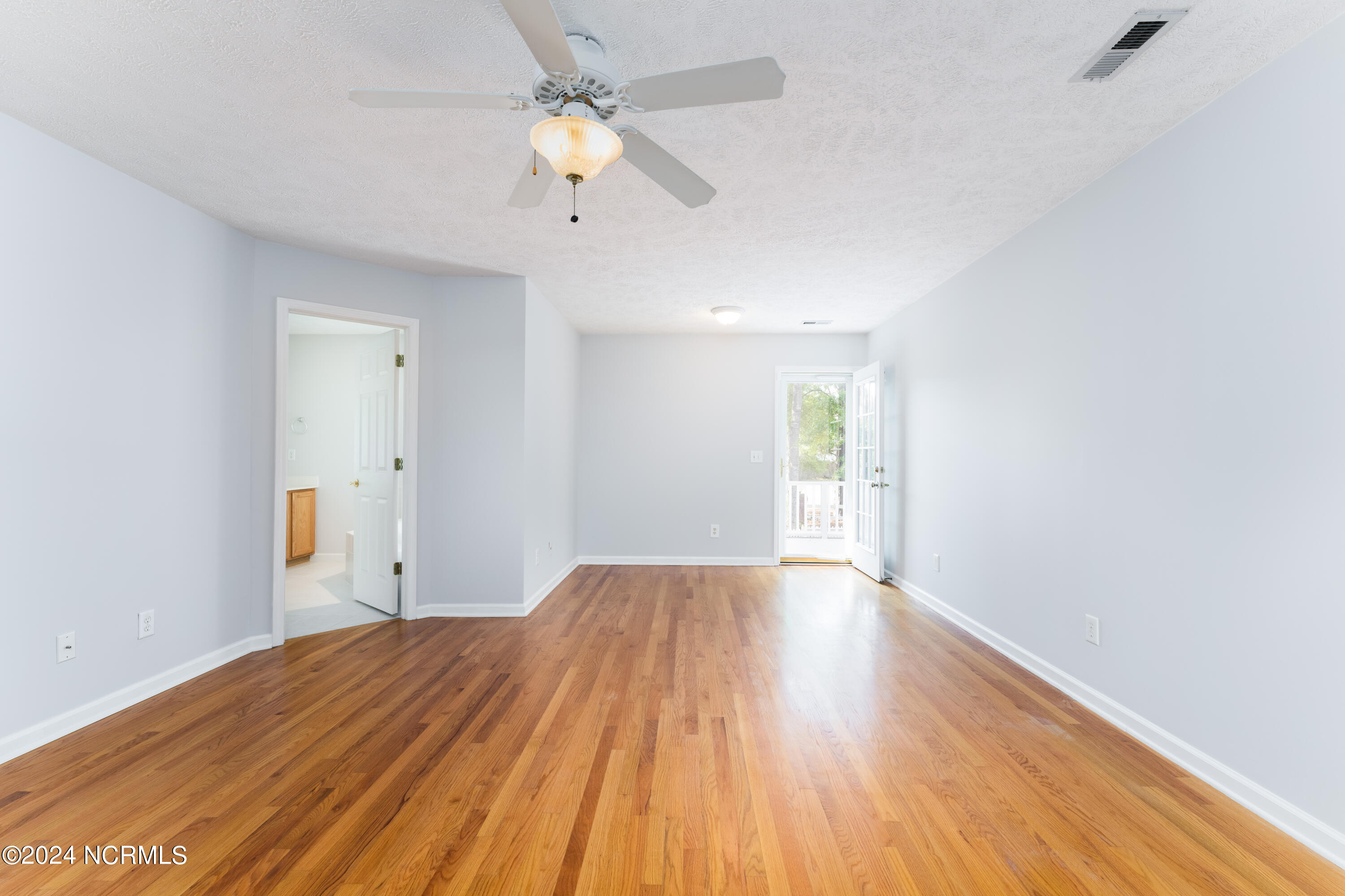 9404 Short Putt Court
