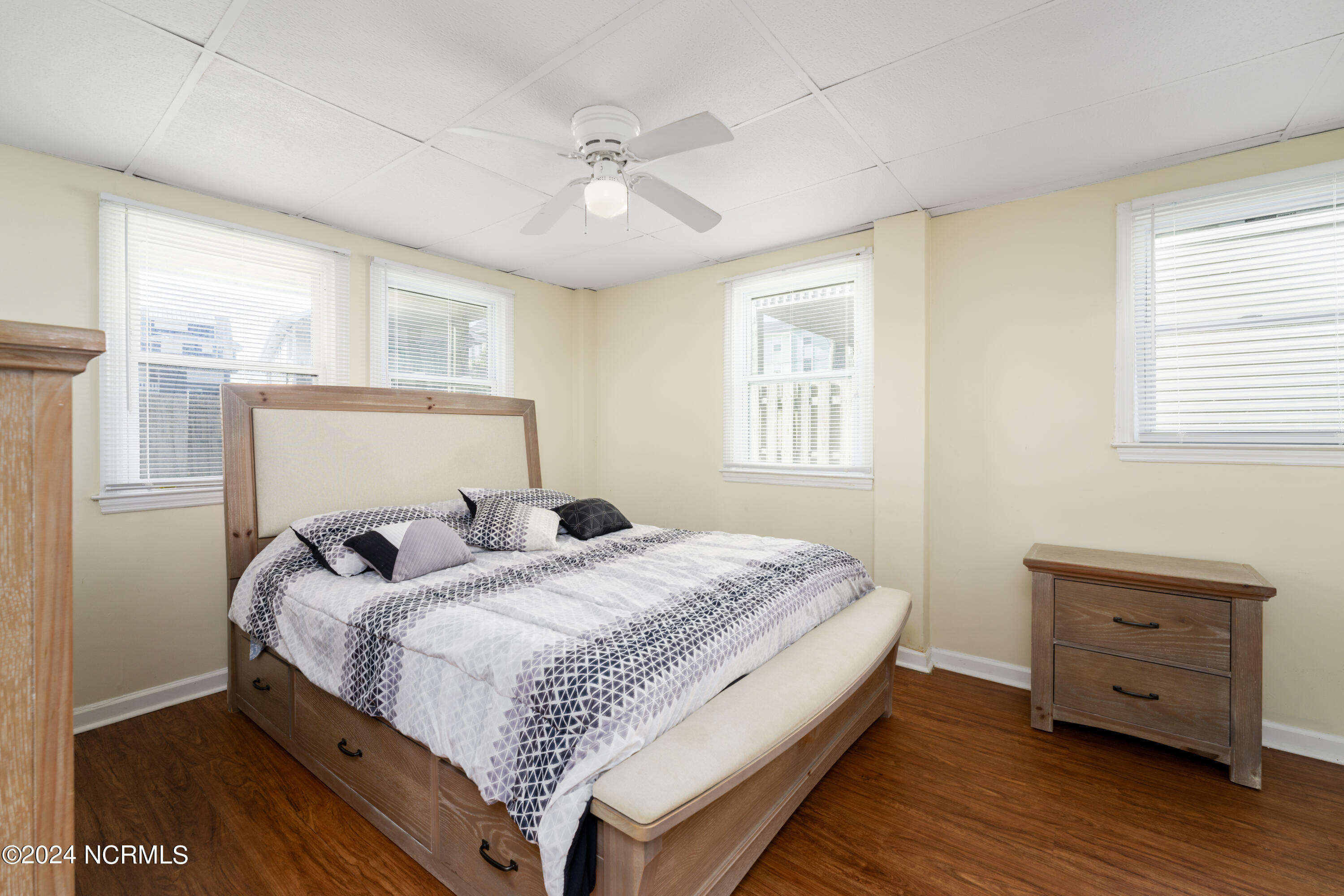 1006 N Topsail Drive