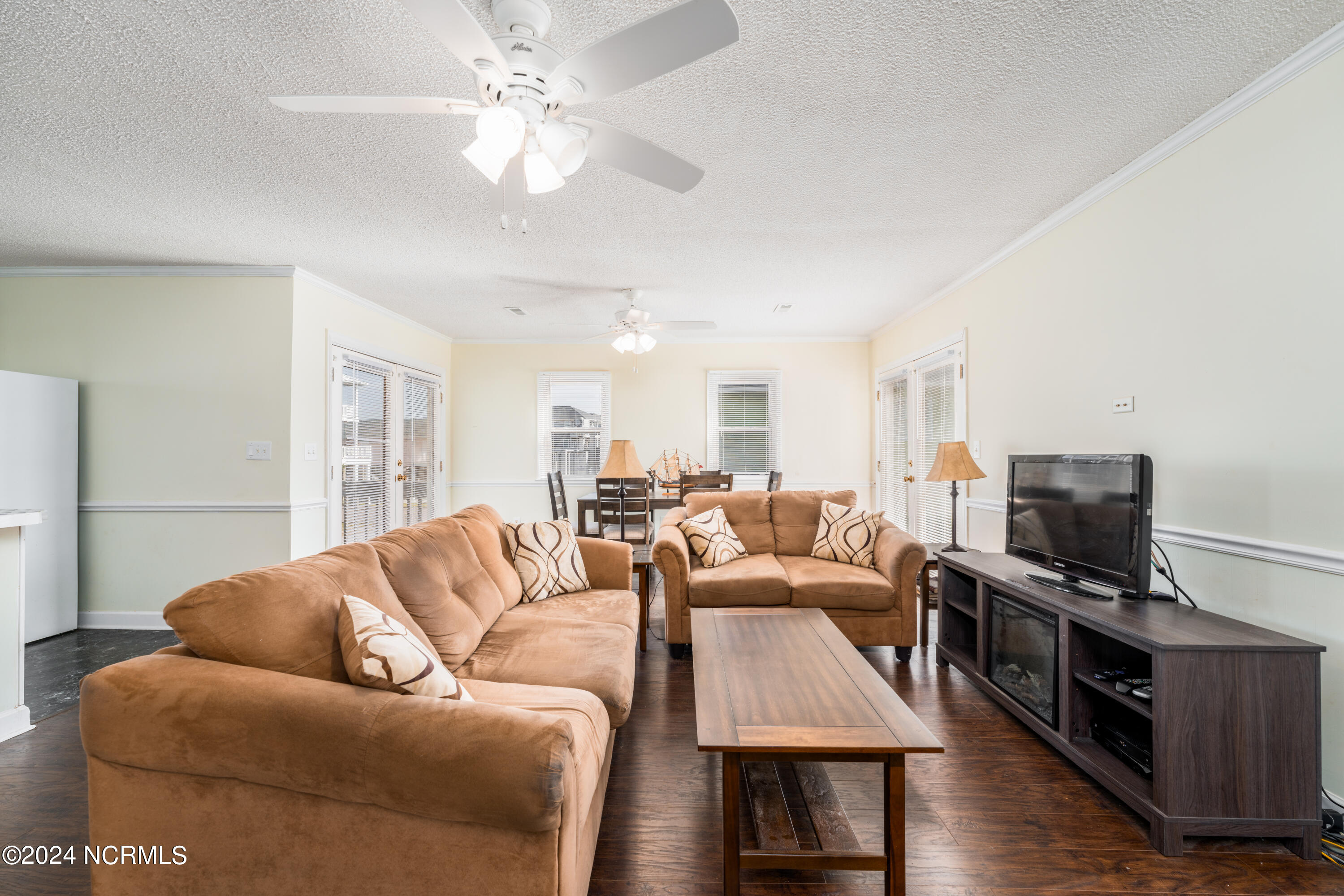 1006 N Topsail Drive