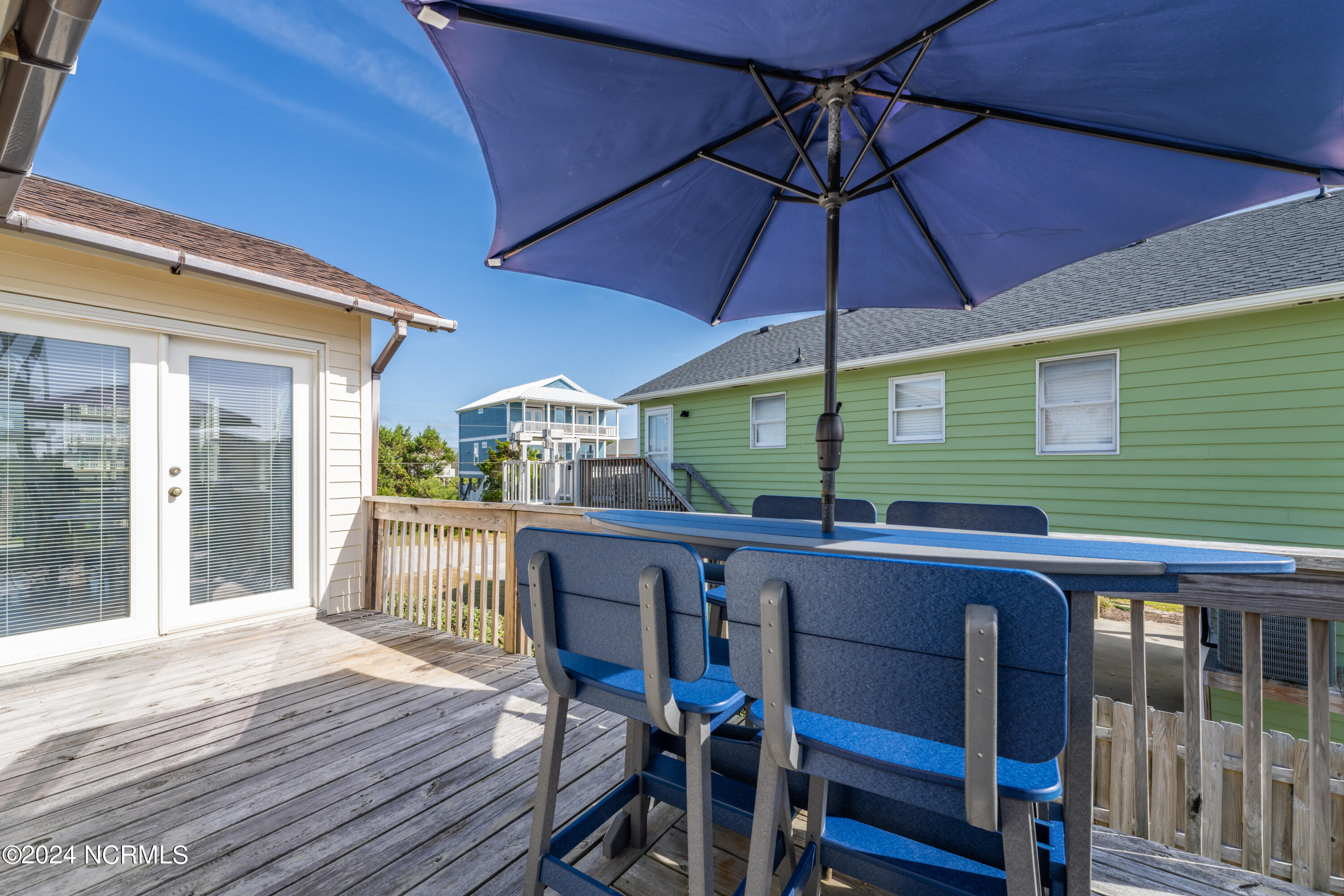 1006 N Topsail Drive