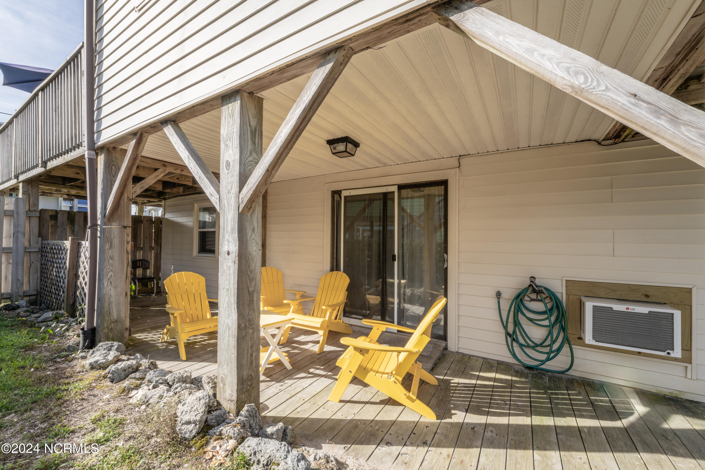 1006 N Topsail Drive