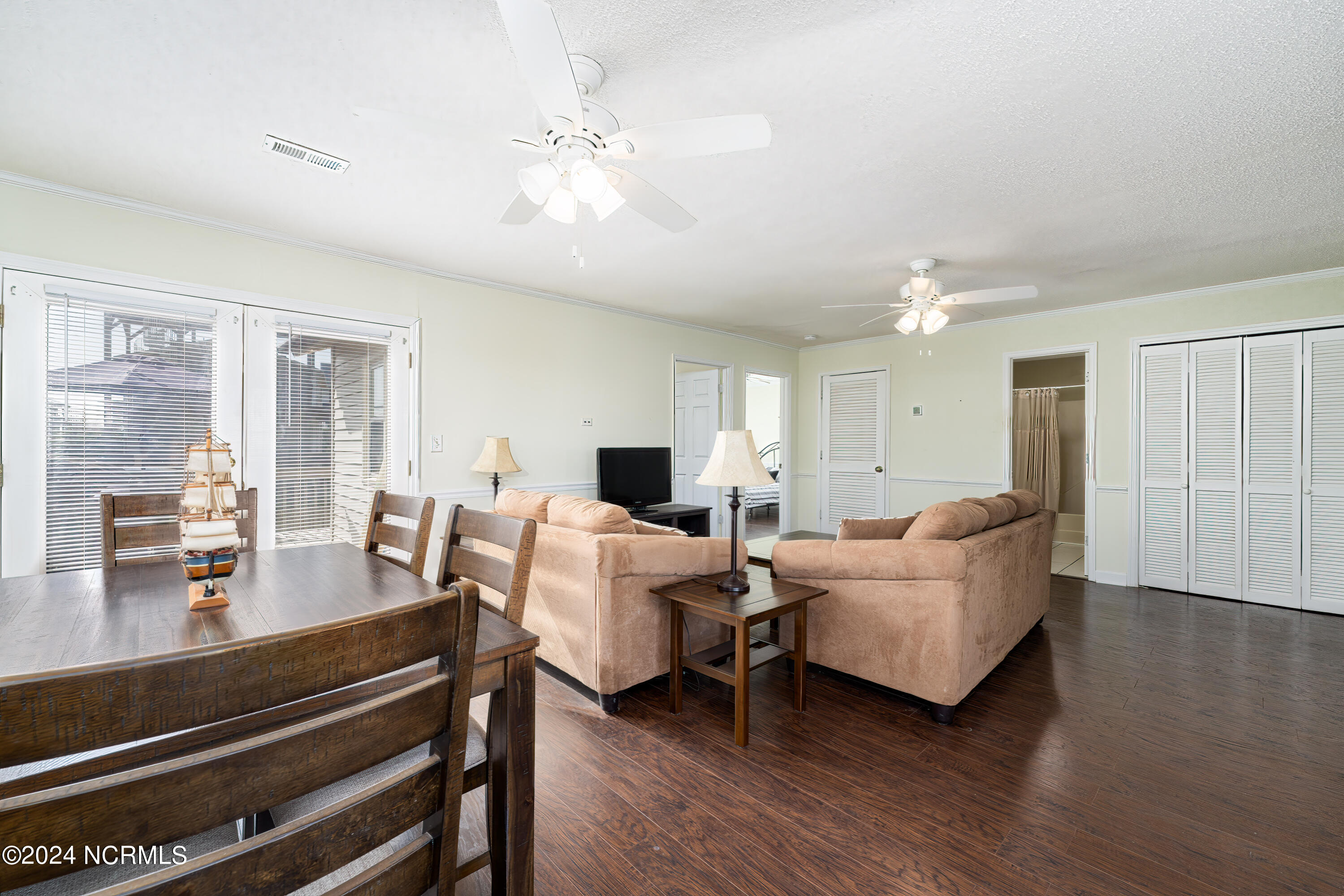 1006 N Topsail Drive