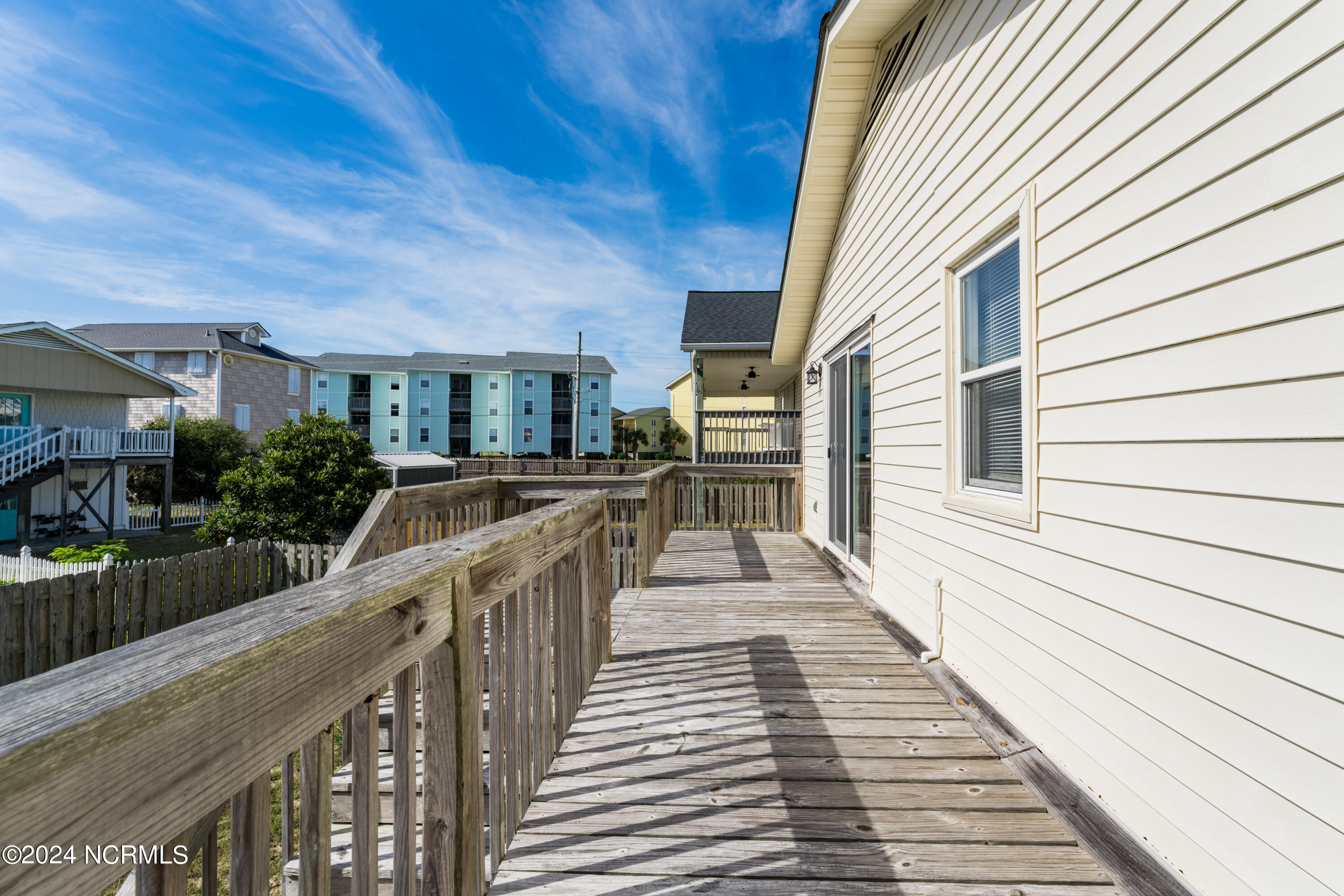 1006 N Topsail Drive