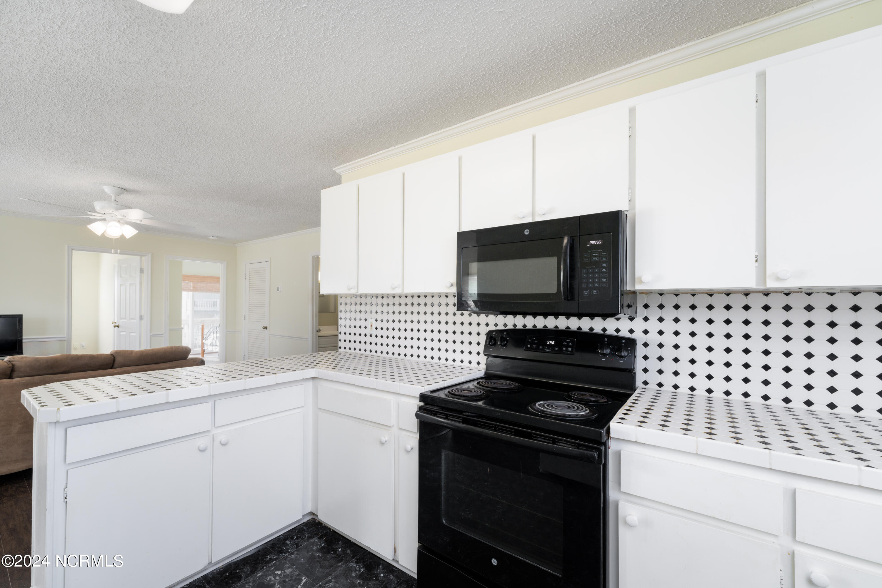 1006 N Topsail Drive
