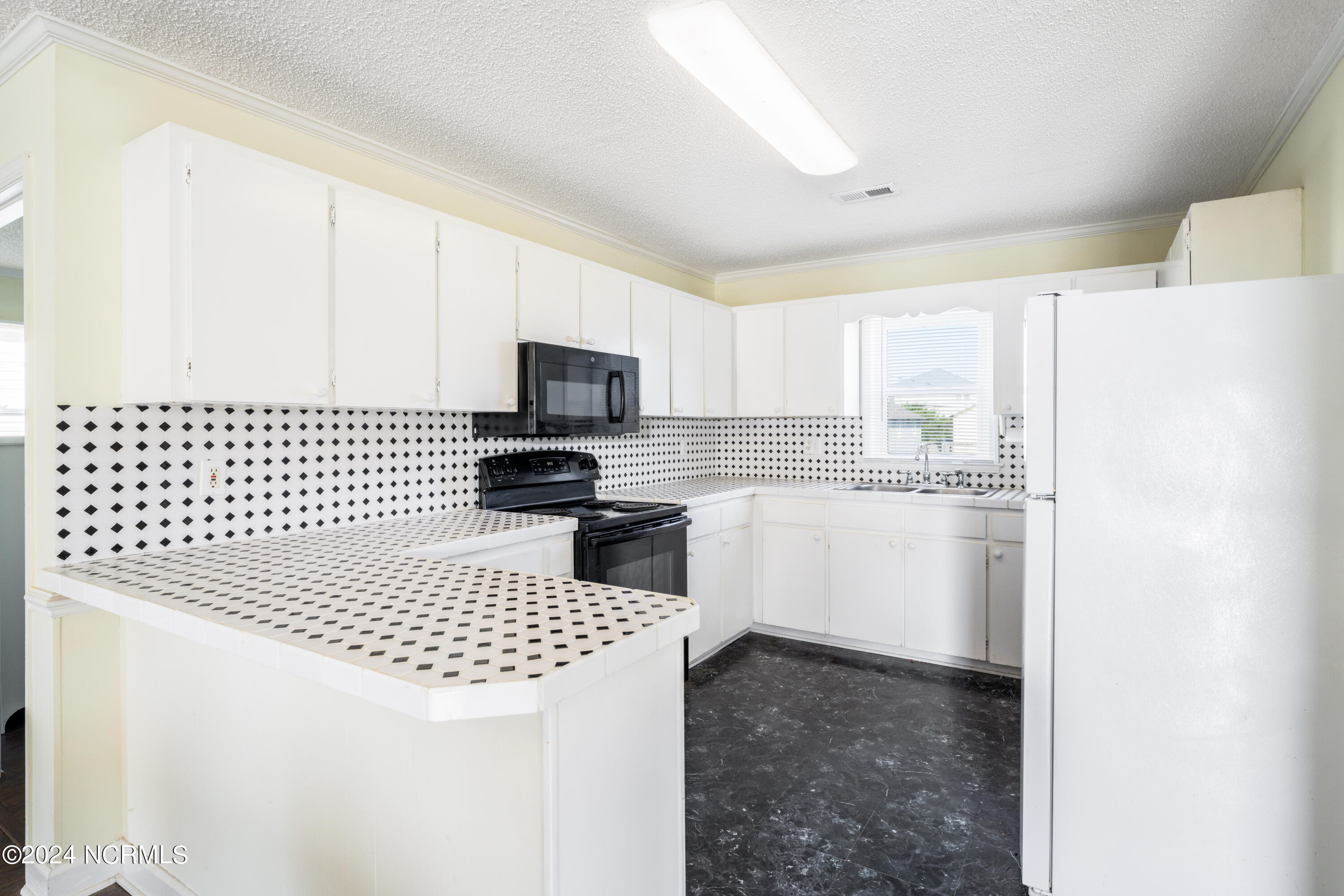 1006 N Topsail Drive