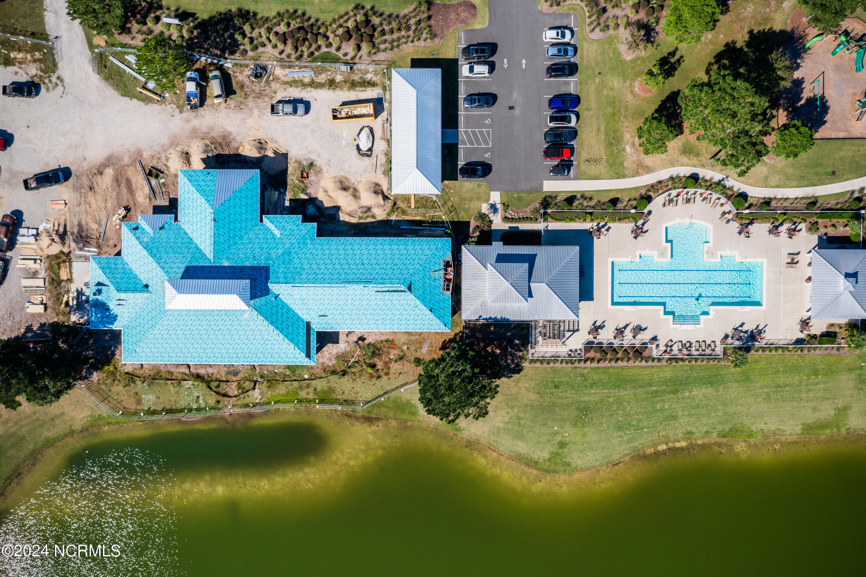 3865 River Overlook Court NE