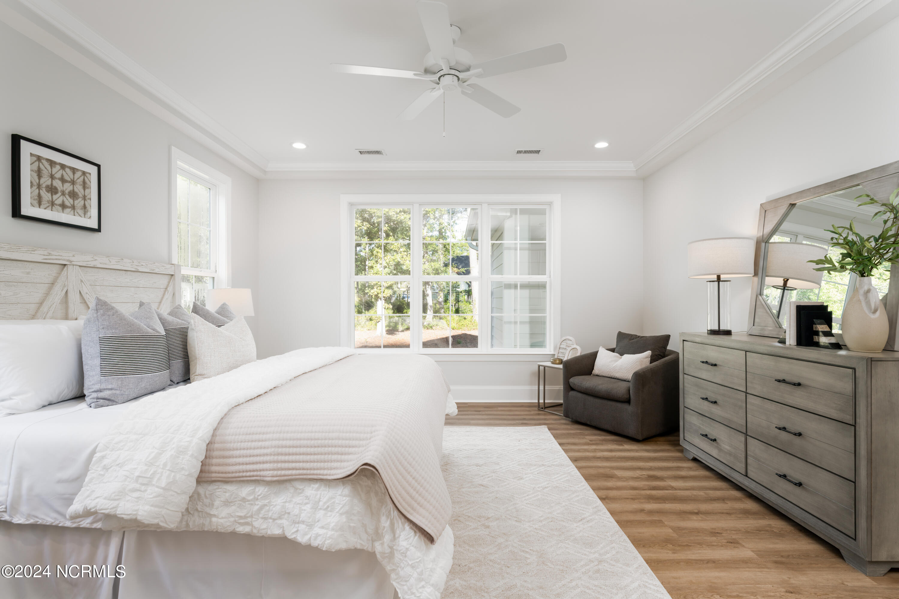 3865 River Overlook Court NE