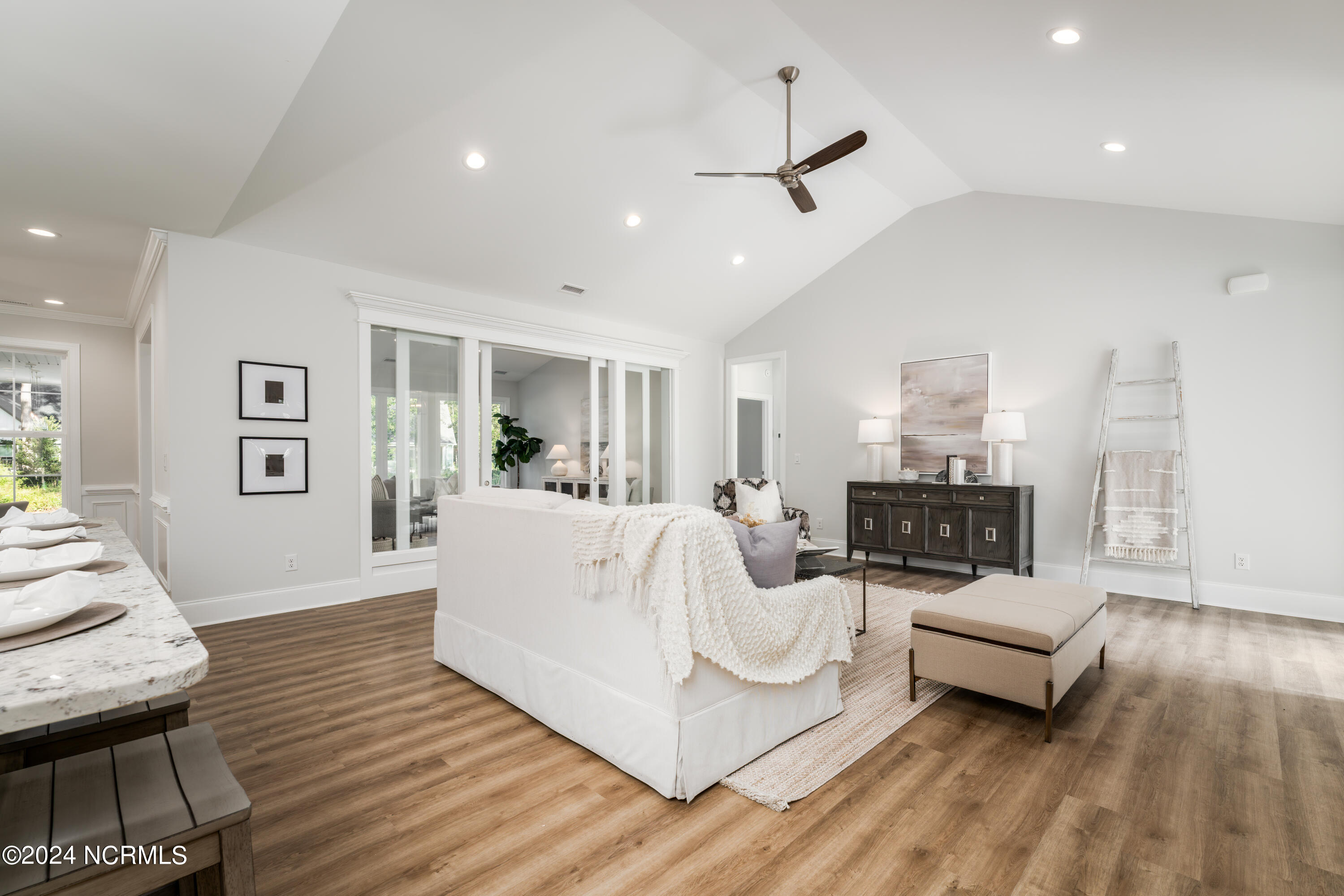 3865 River Overlook Court NE