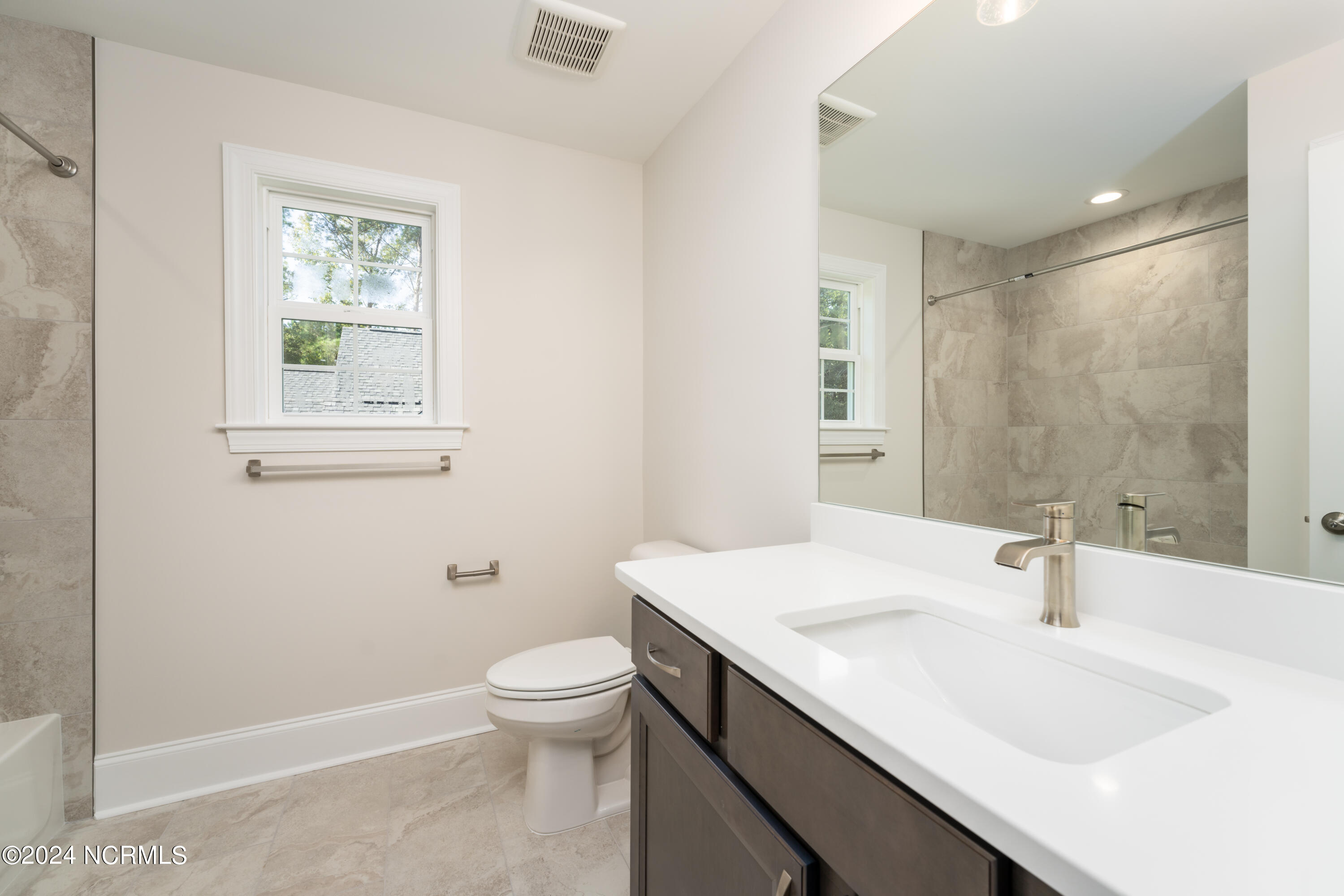 3865 River Overlook Court NE