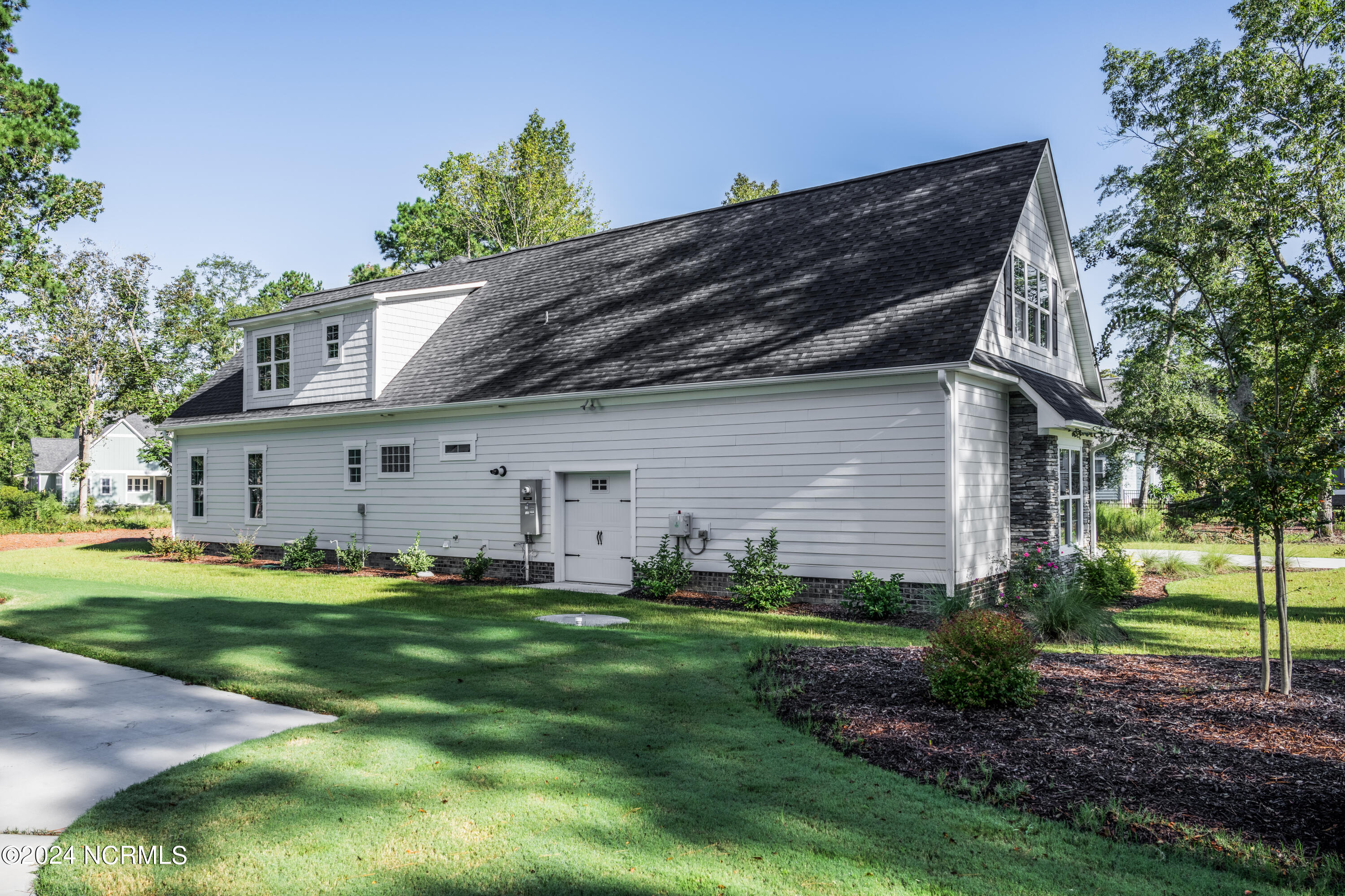 3865 River Overlook Court NE