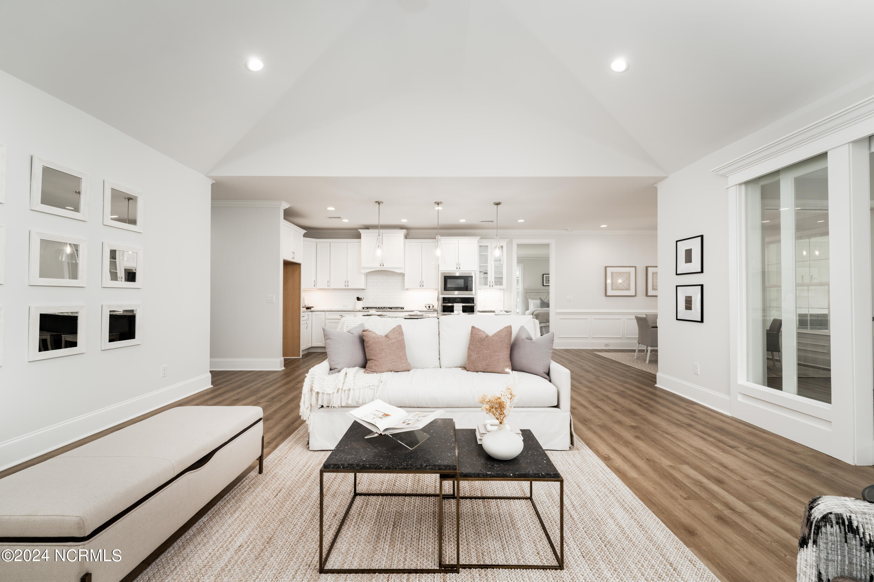 3865 River Overlook Court NE