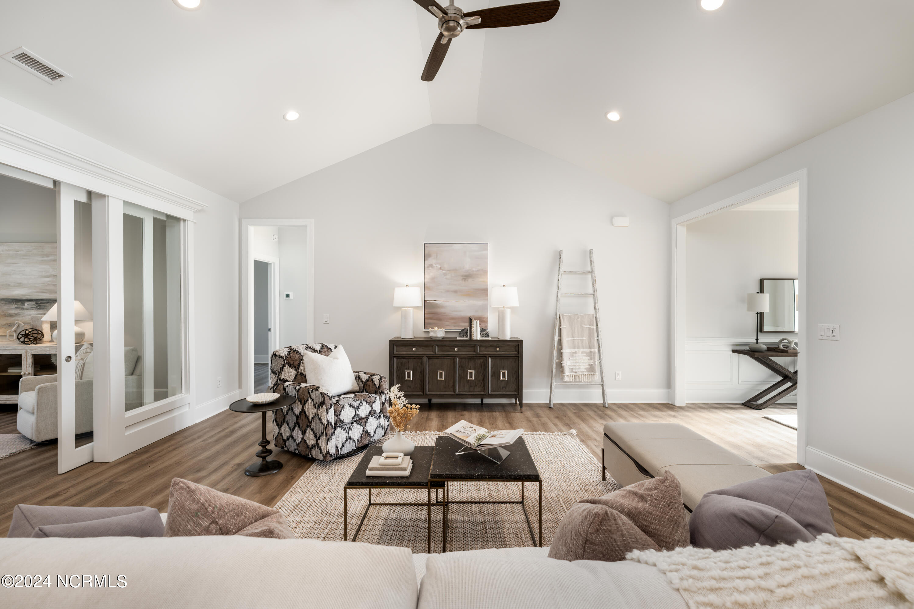 3865 River Overlook Court NE