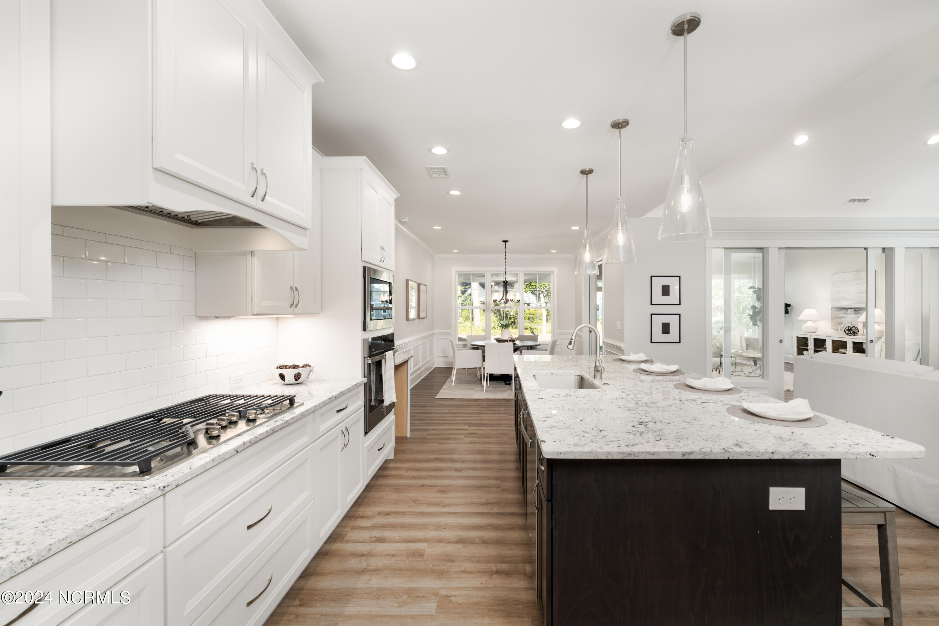 3865 River Overlook Court NE