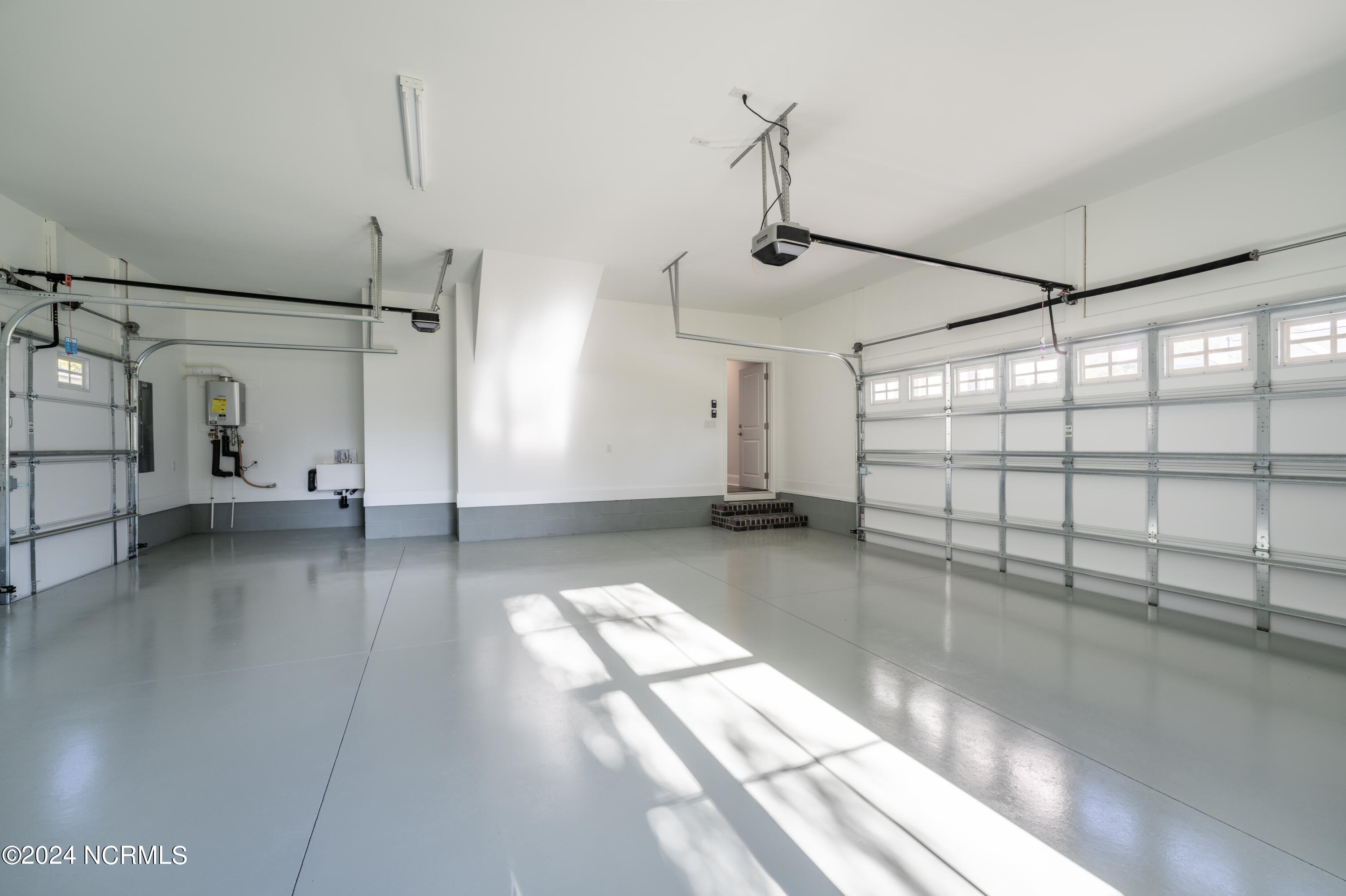 3865 River Overlook Court NE