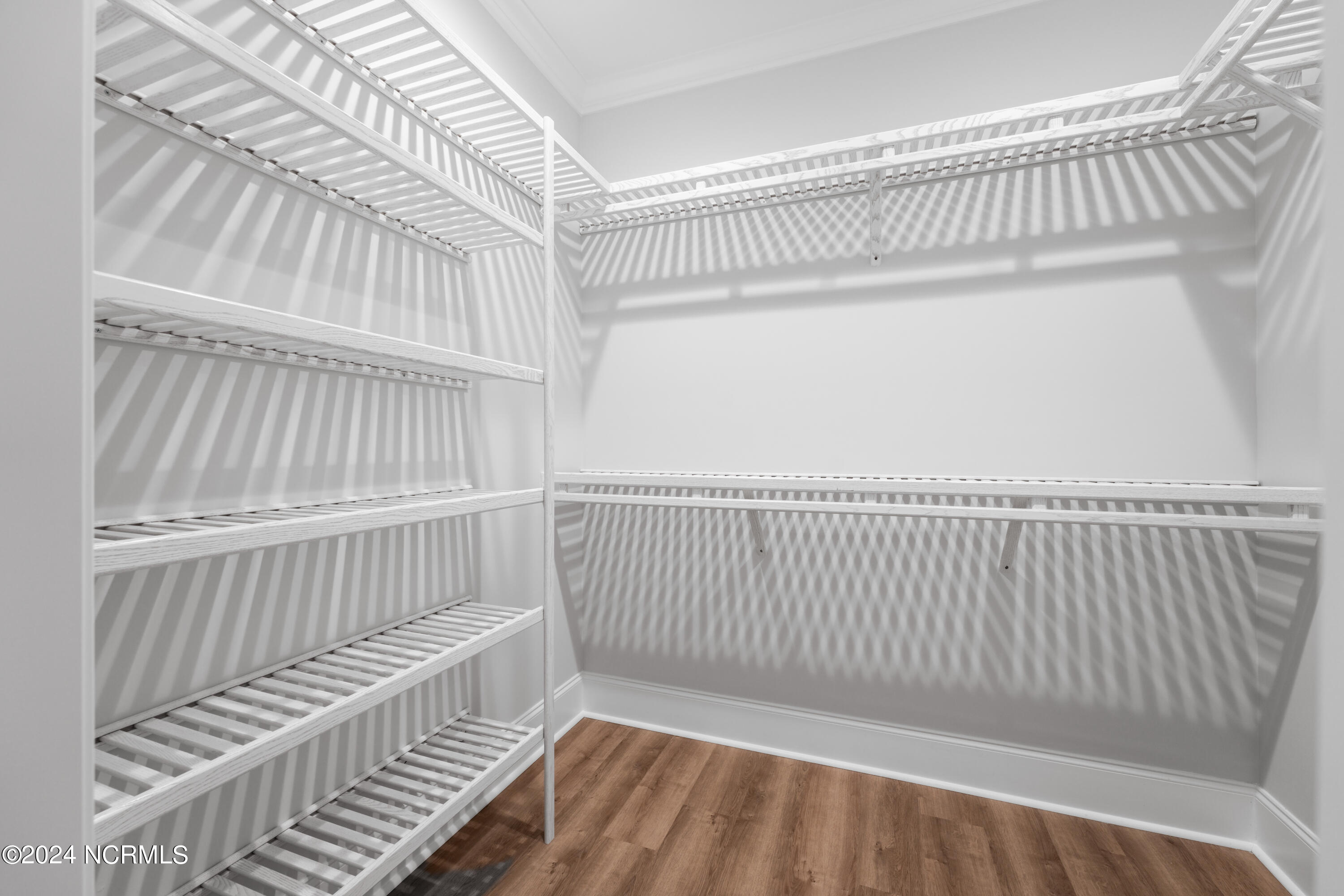 3865 River Overlook Court NE