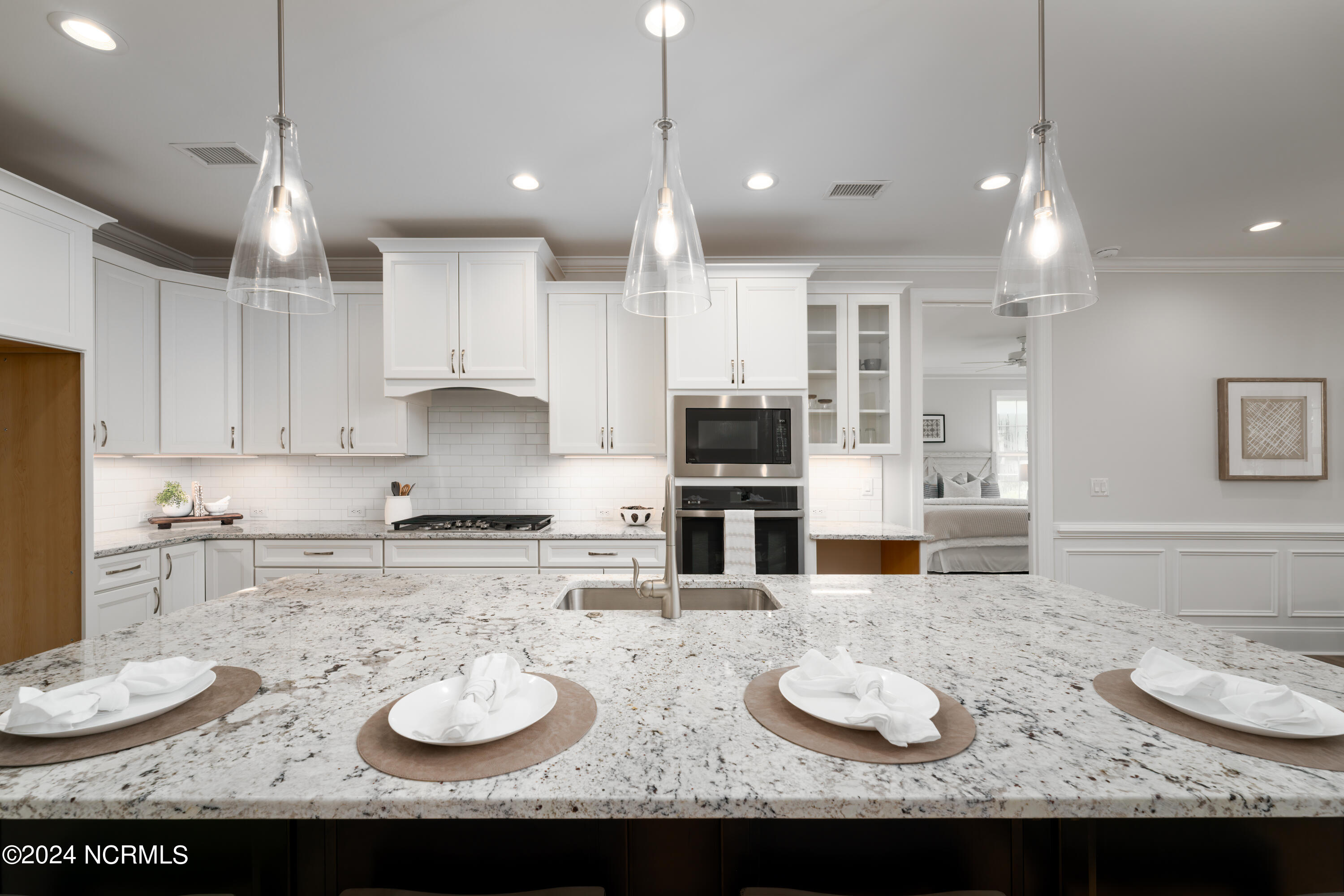 3865 River Overlook Court NE