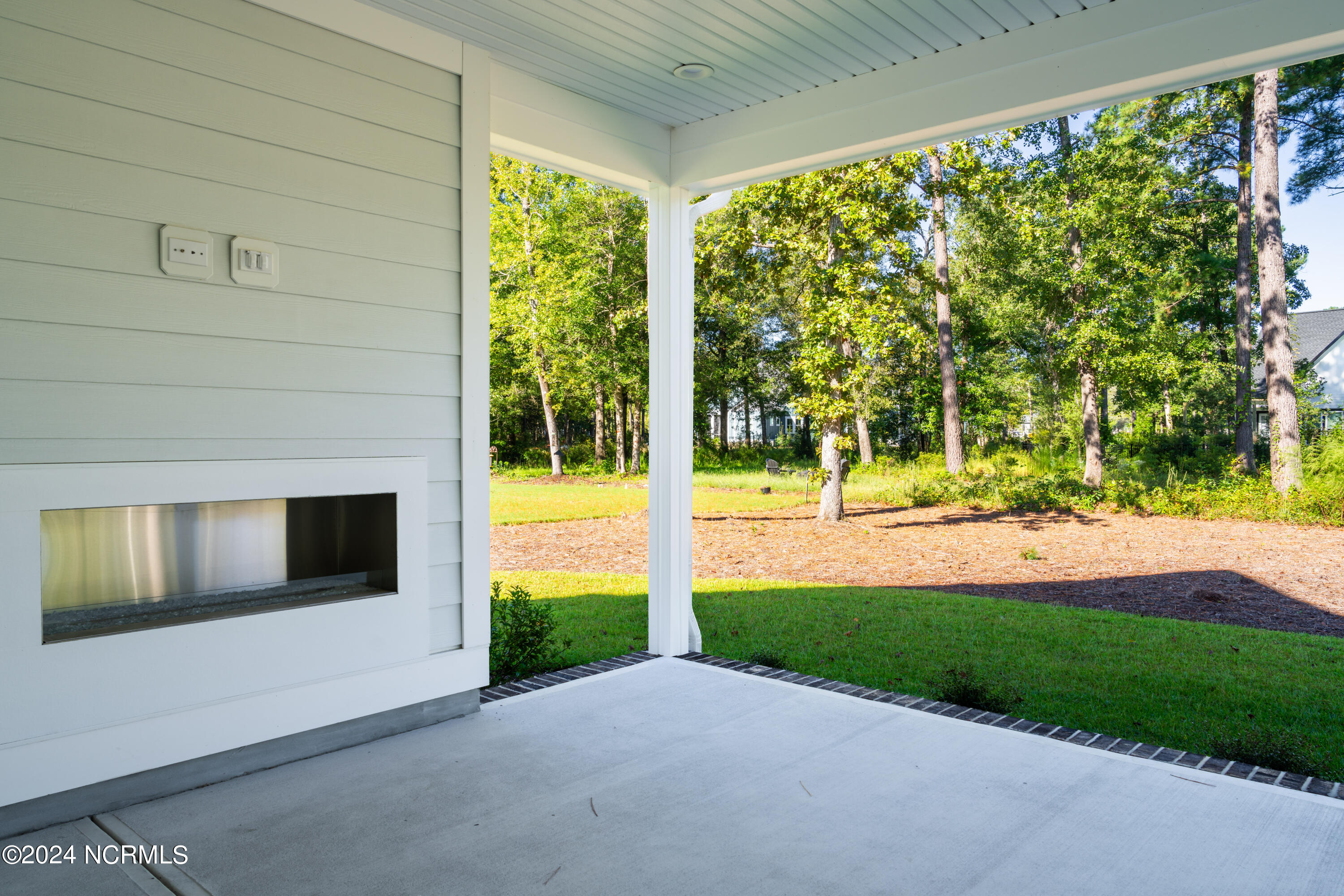 3865 River Overlook Court NE