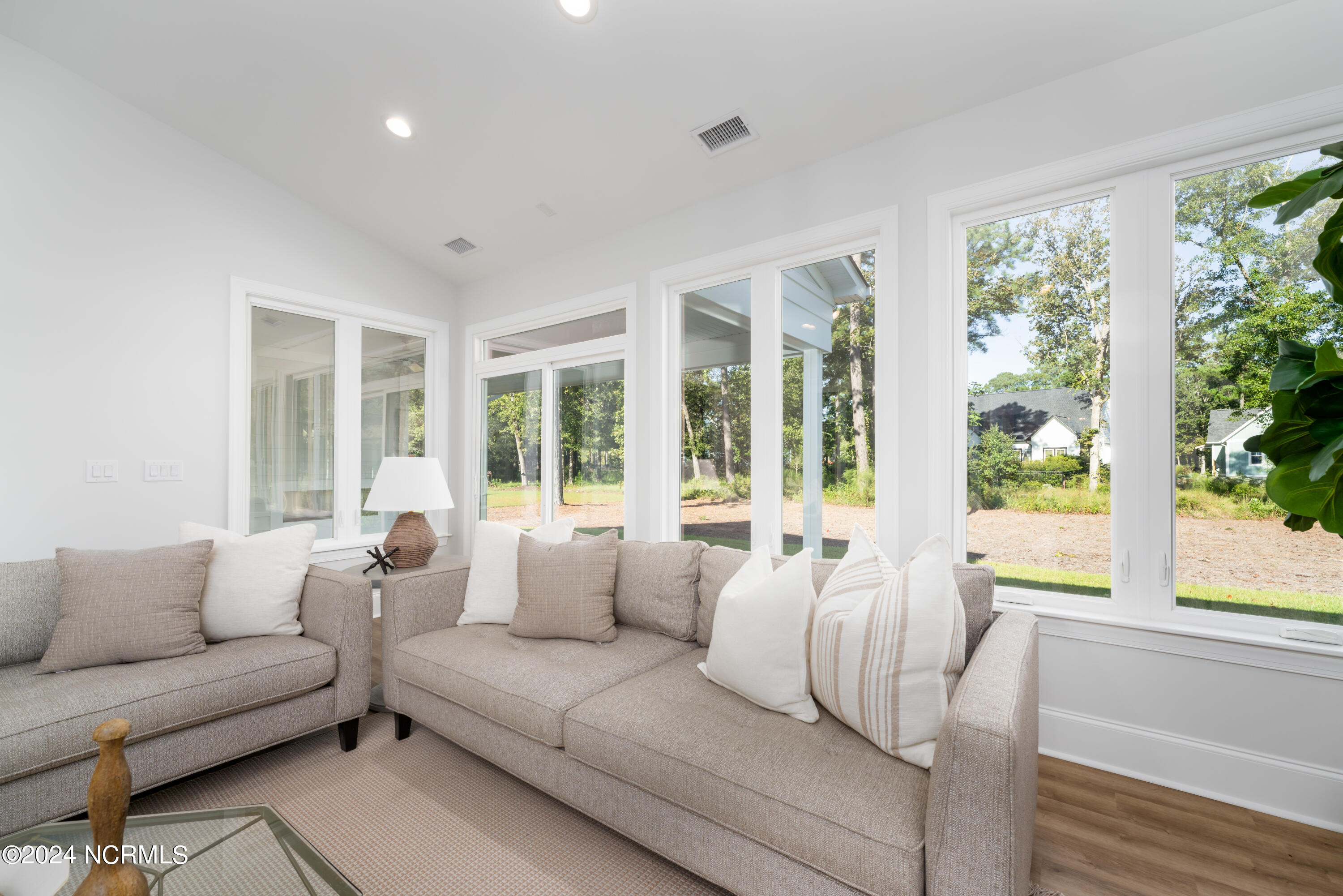 3865 River Overlook Court NE