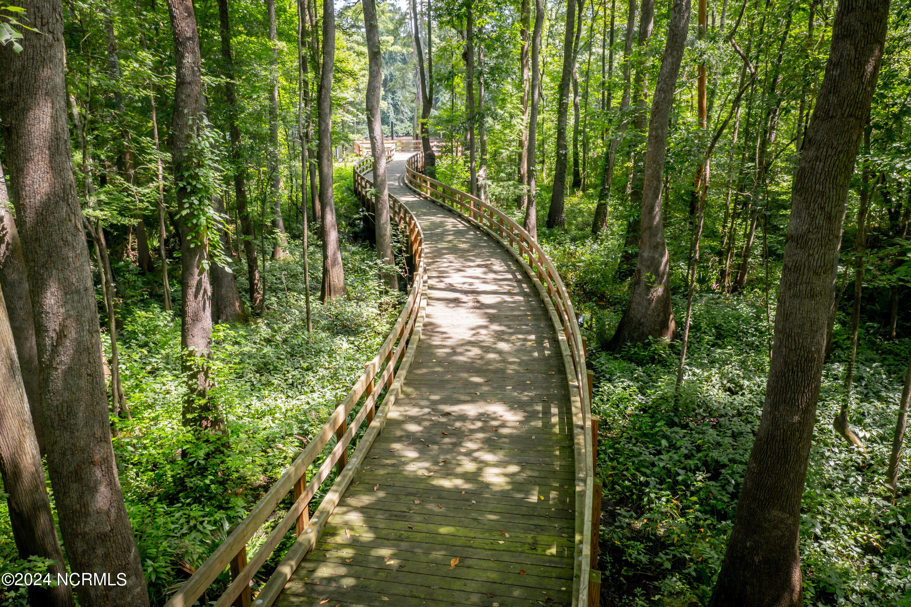 3865 River Overlook Court NE