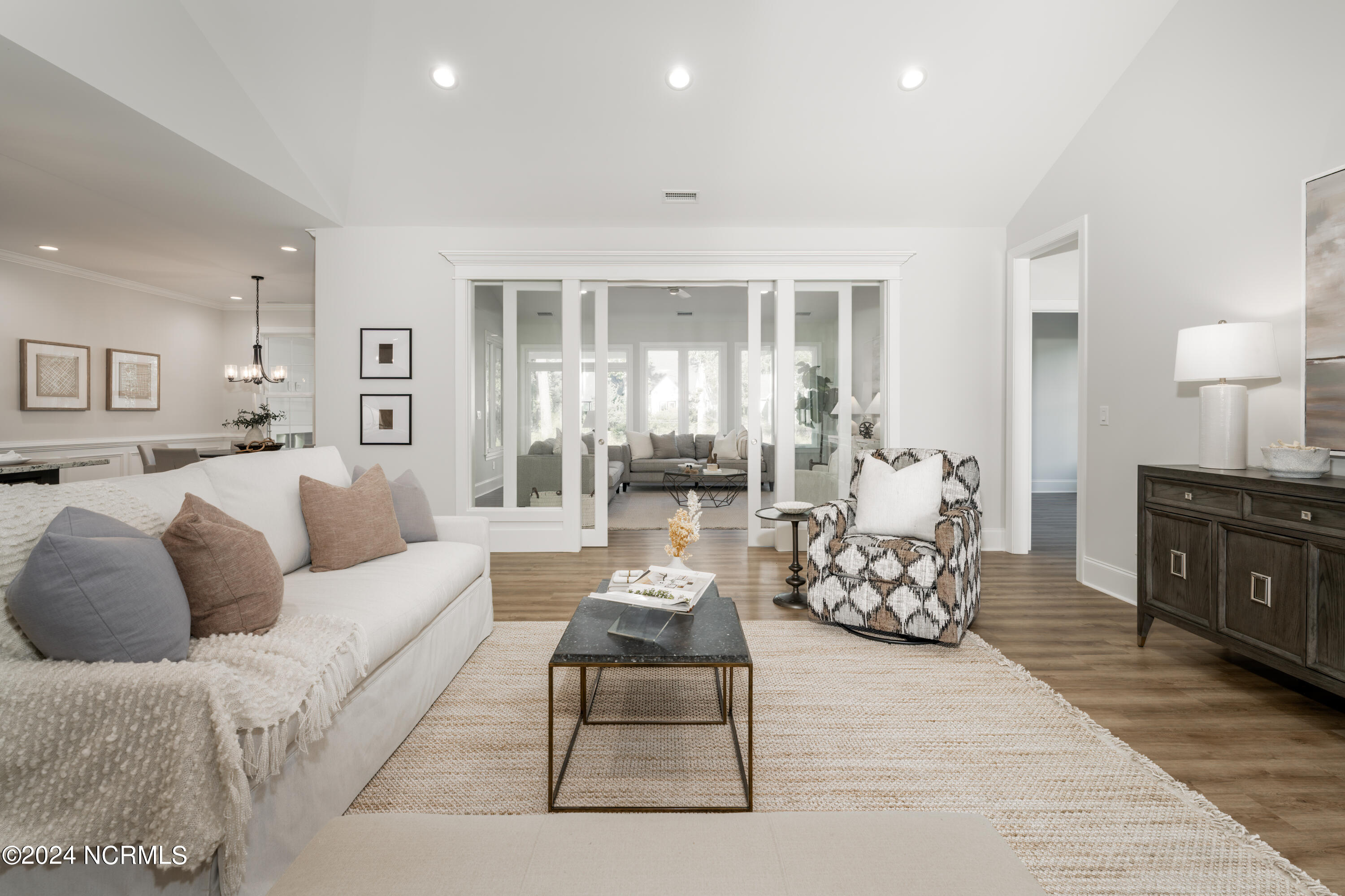 3865 River Overlook Court NE