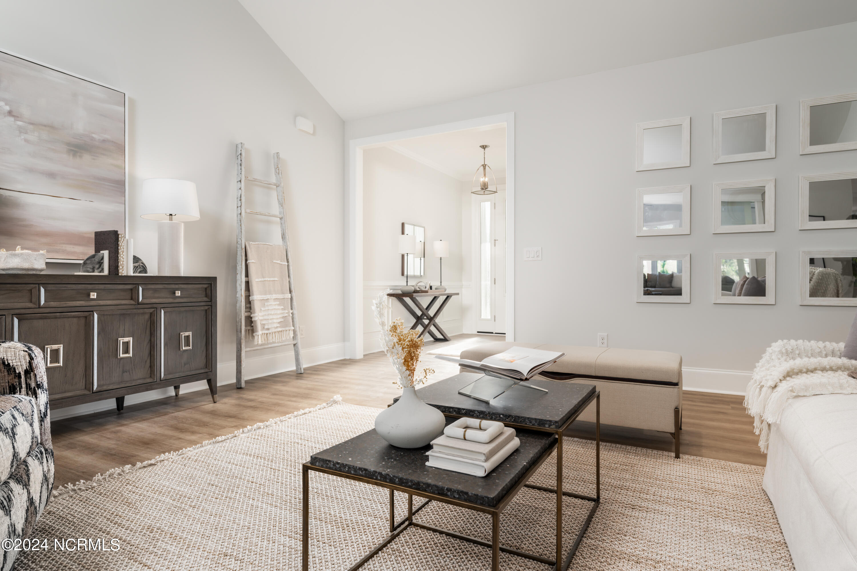 3865 River Overlook Court NE