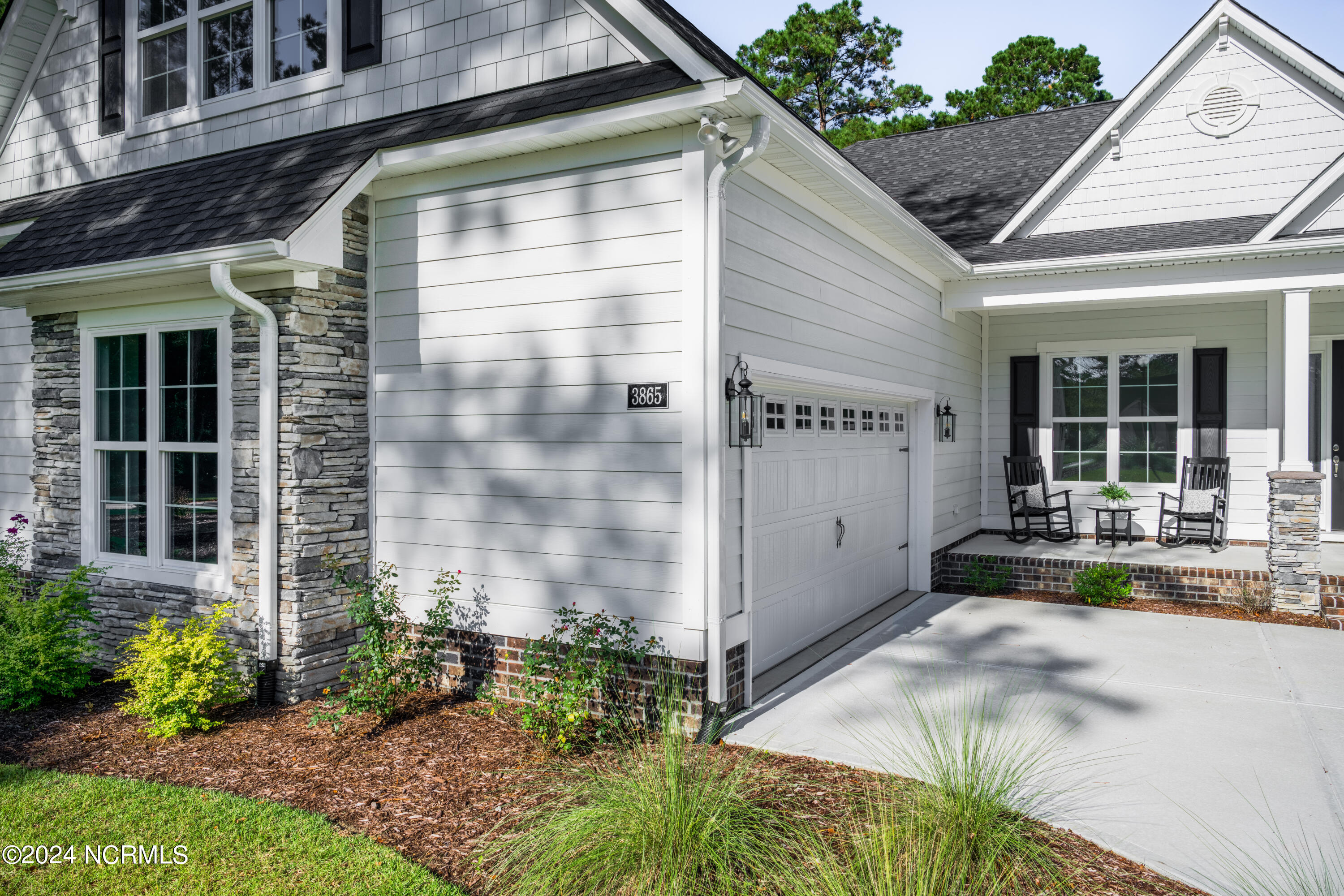 3865 River Overlook Court NE