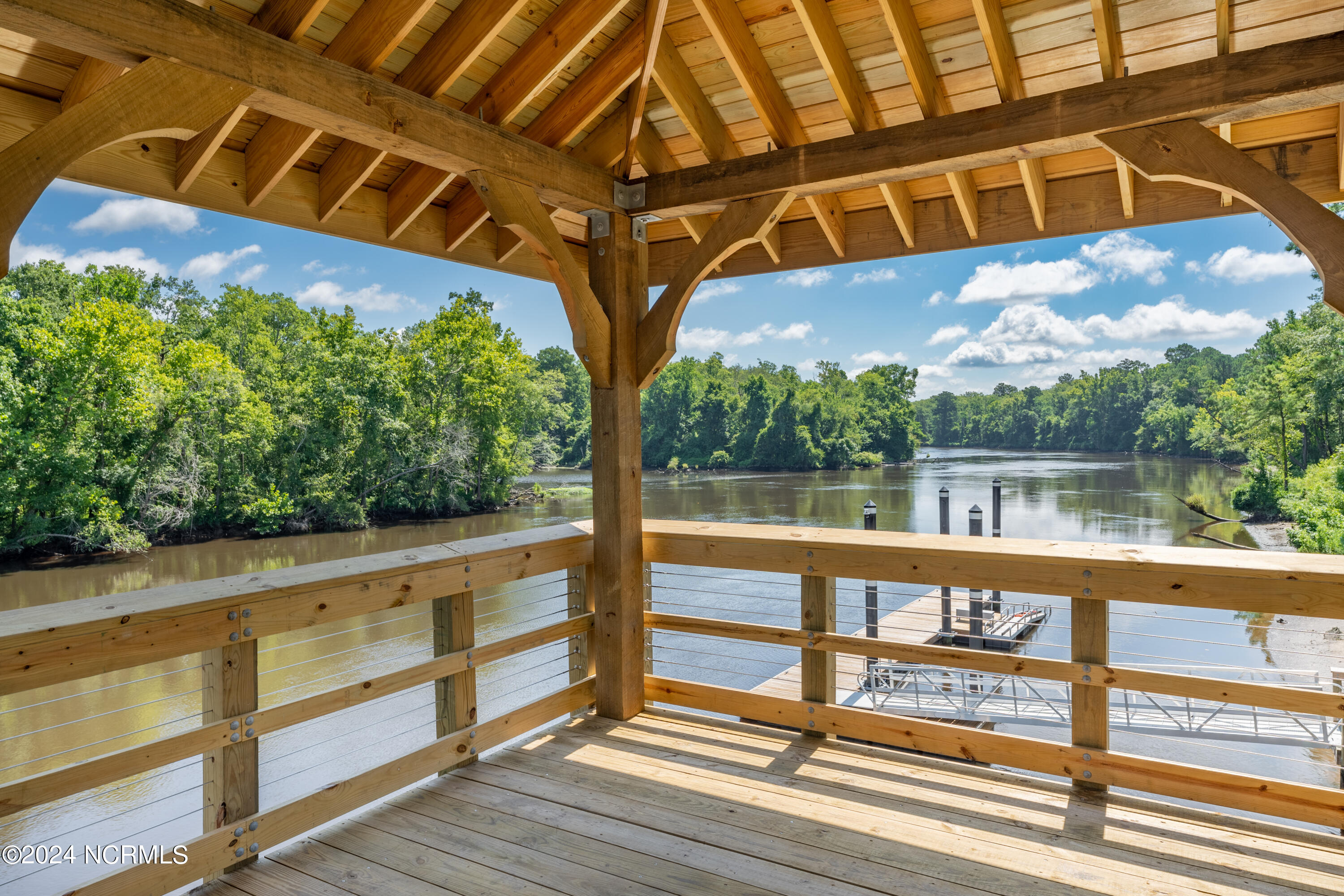 3865 River Overlook Court NE