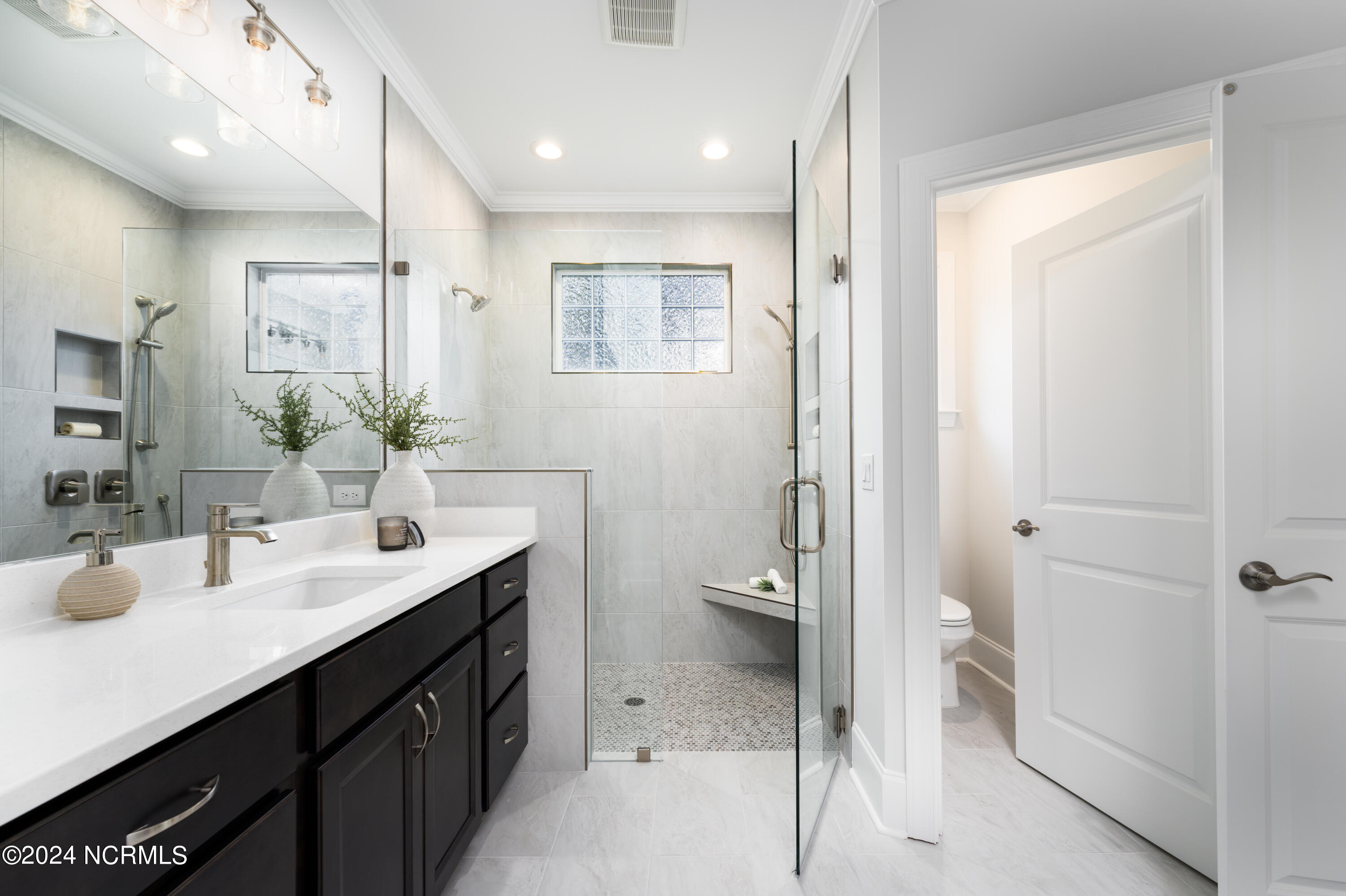 3865 River Overlook Court NE