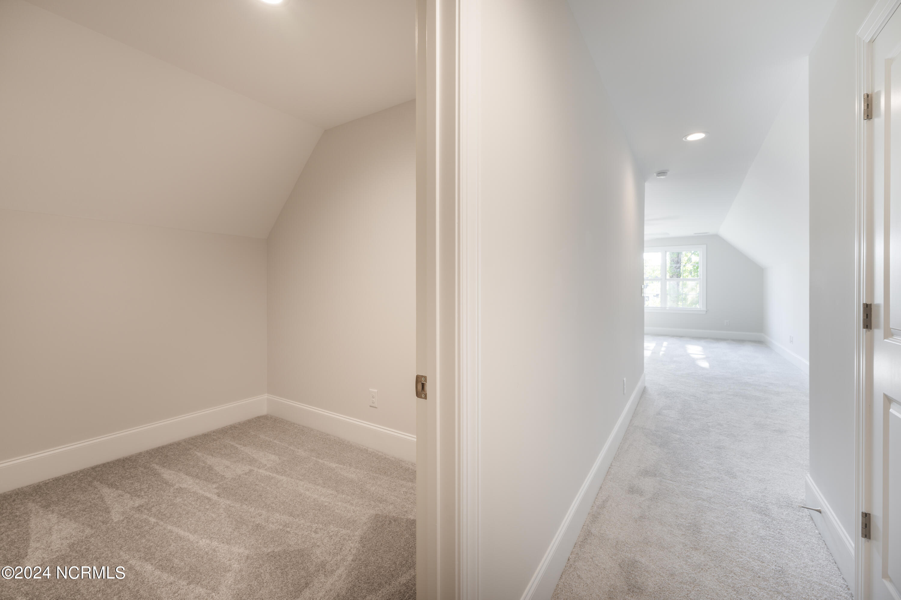 3865 River Overlook Court NE