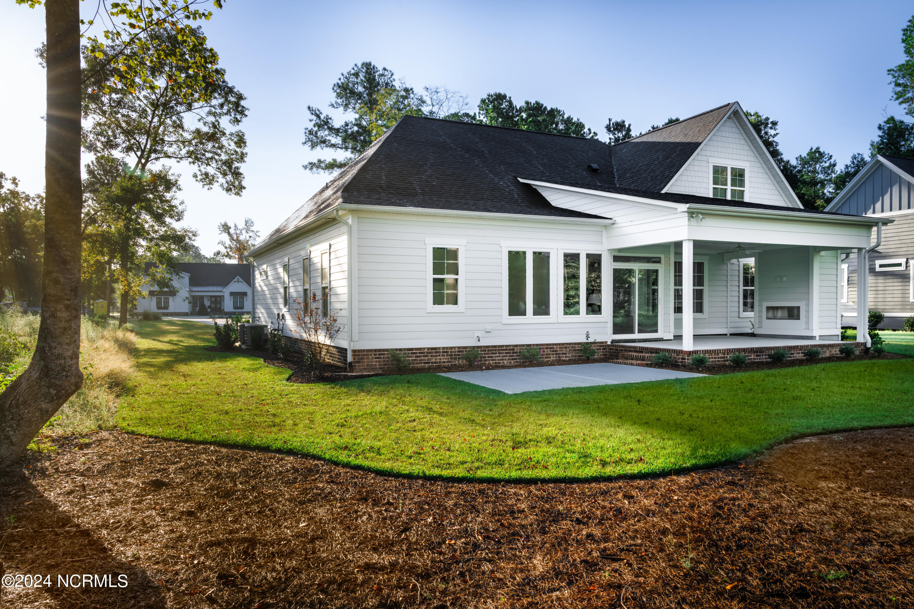 3865 River Overlook Court NE