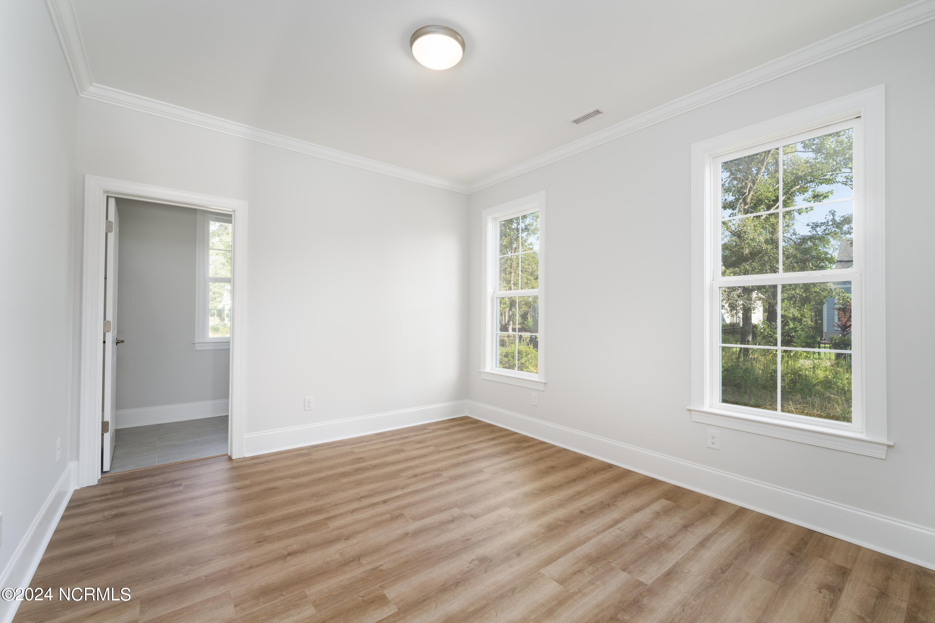 3865 River Overlook Court NE