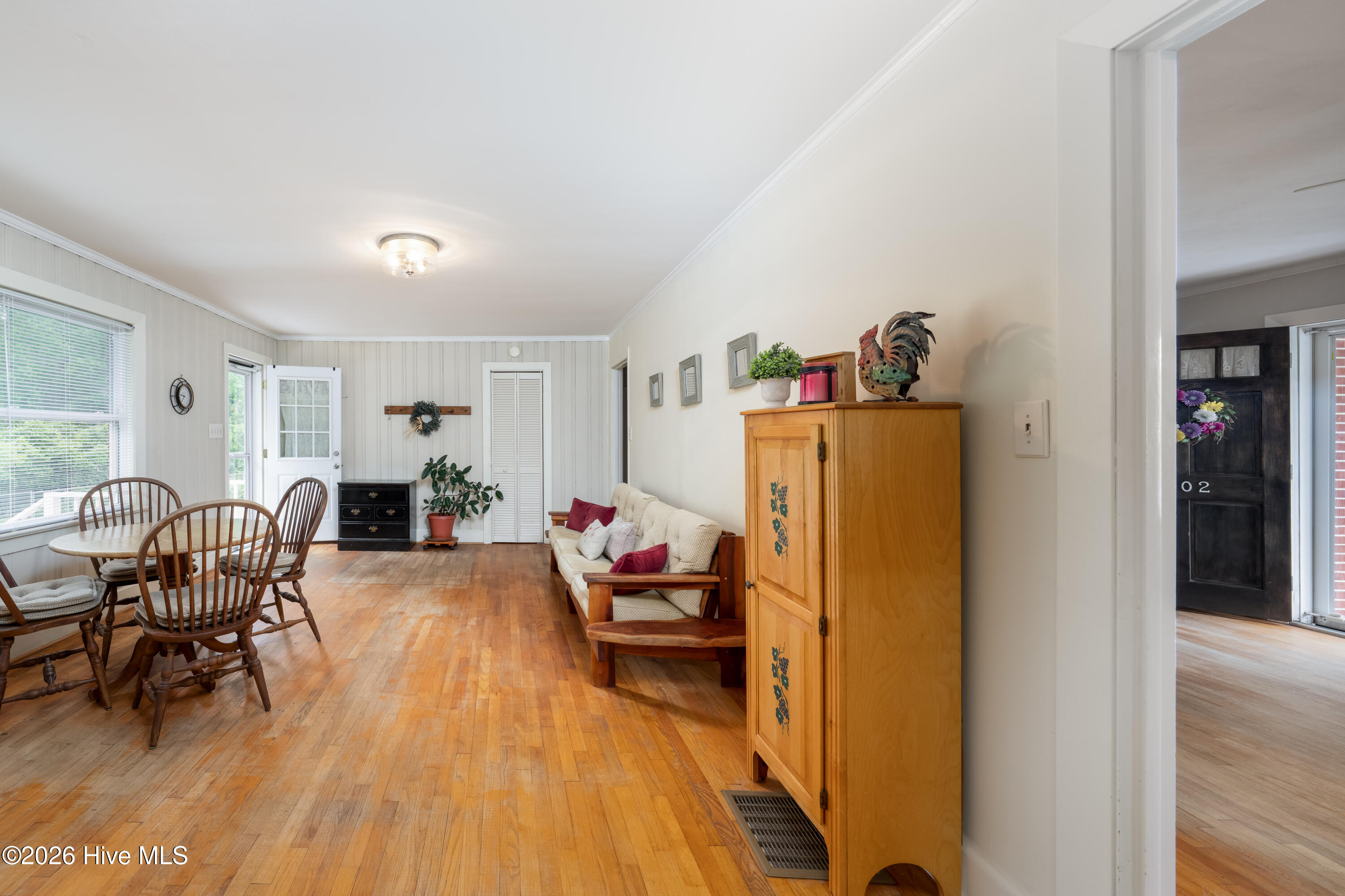 4602 Mockingbird Lane