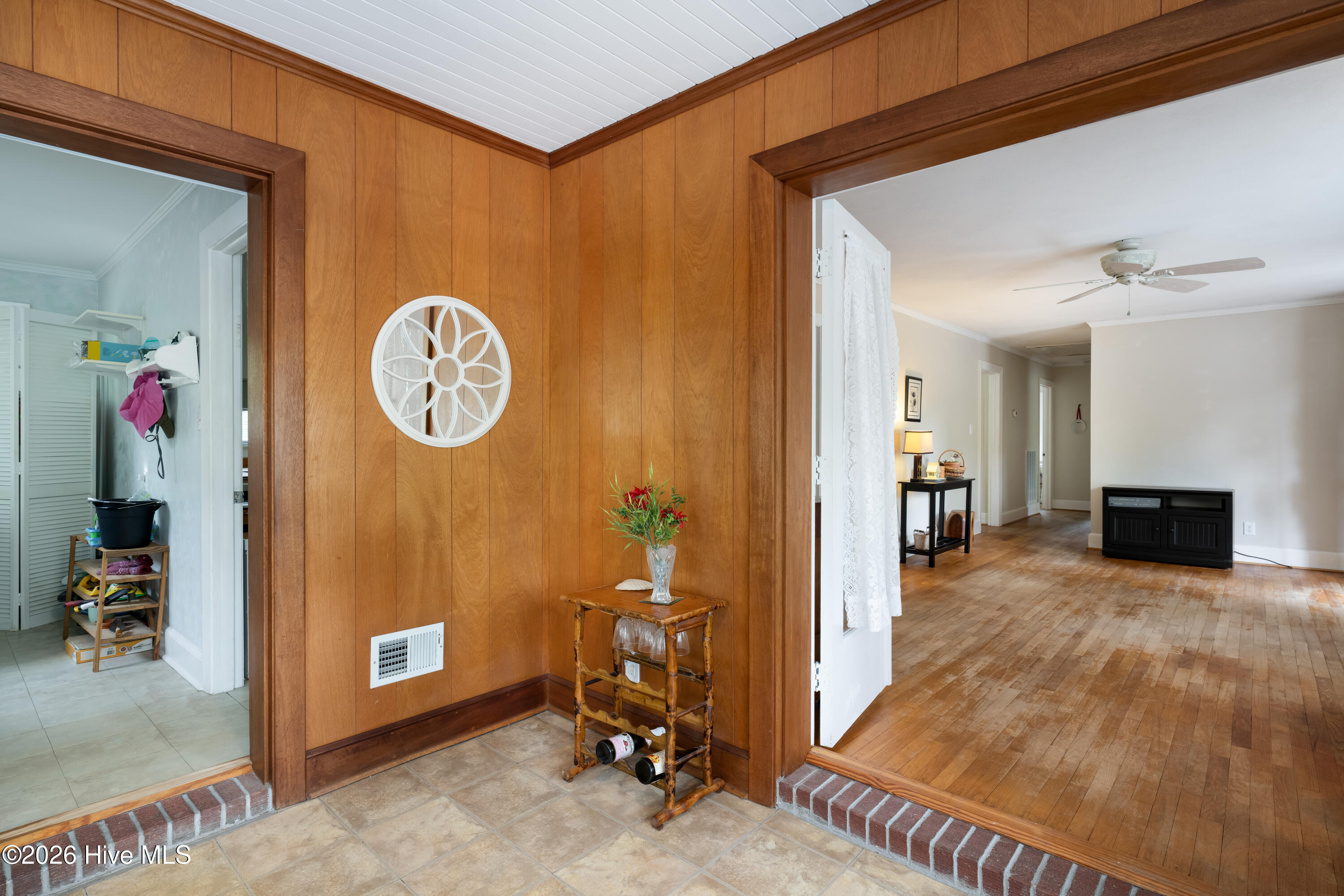4602 Mockingbird Lane