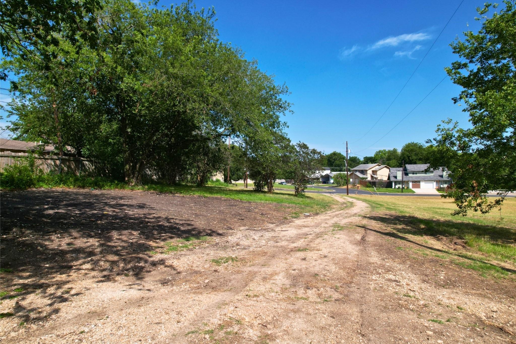 2610 & 2606 Metcalfe RD