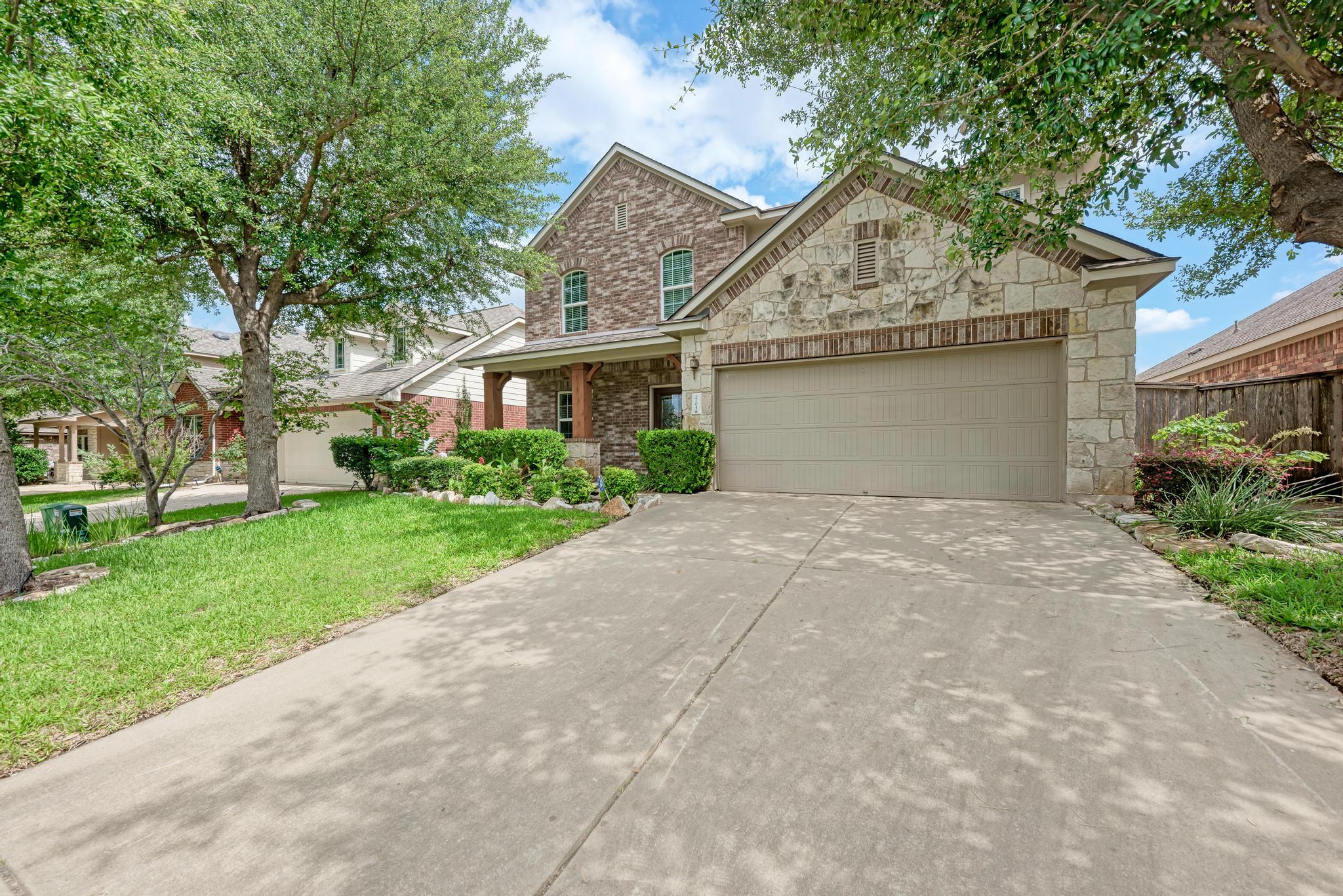 1704 Stonehaven LN