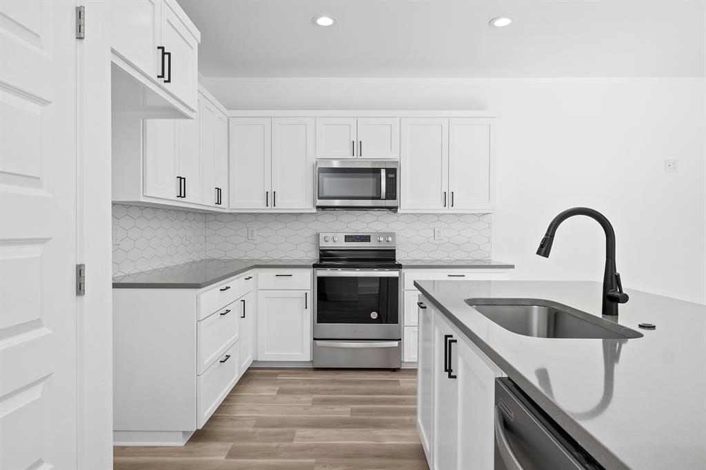 18800 Hogan CIR Unit: 101-107